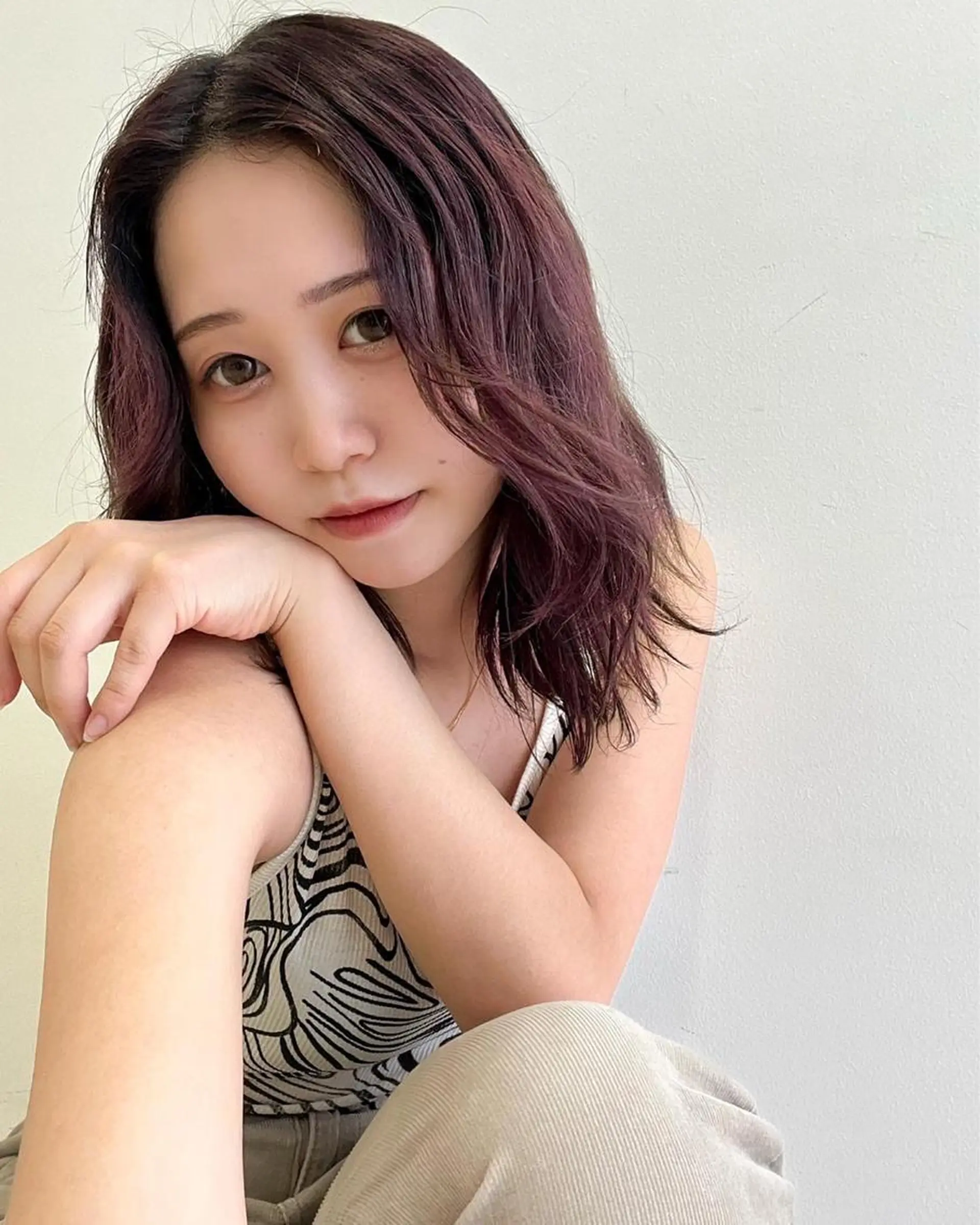 ミディアム カラー ブリーチ カシス ブリーチなしカラー ピンクカラー ディズニー大好き🏰 関谷彪のヘアスタイル