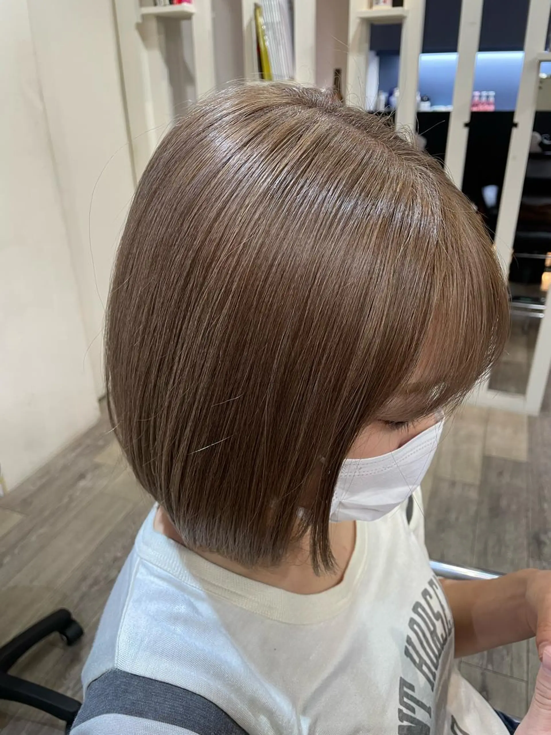 ショート カラー ベージュカラー 透明感カラー カット ヘアカラー トリートメント 小関 仁晴のヘアスタイル