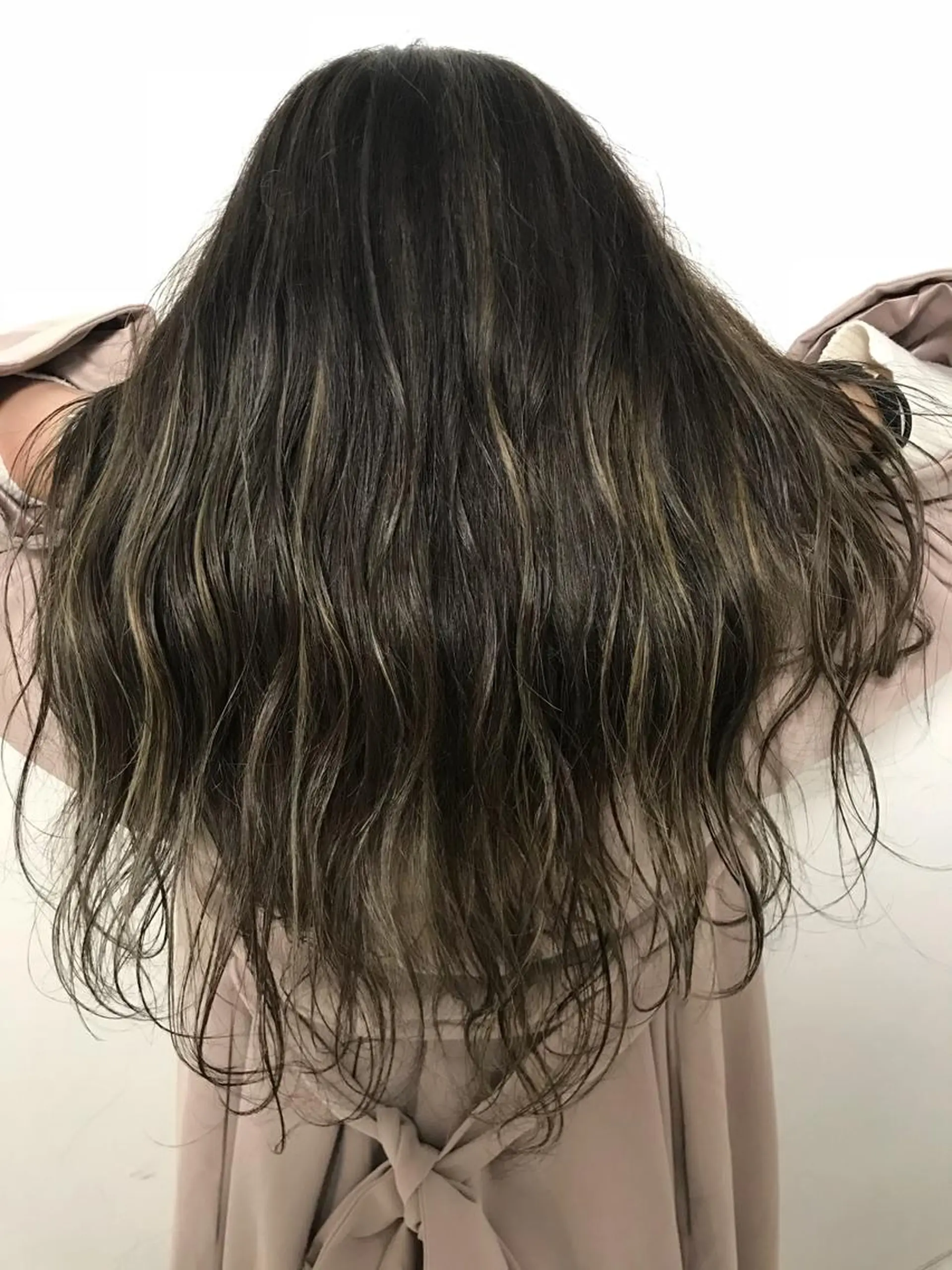 ミディアム カラー ヘアカラー トリートメント 西村あきや トレンド韓国ヘアのヘアスタイル