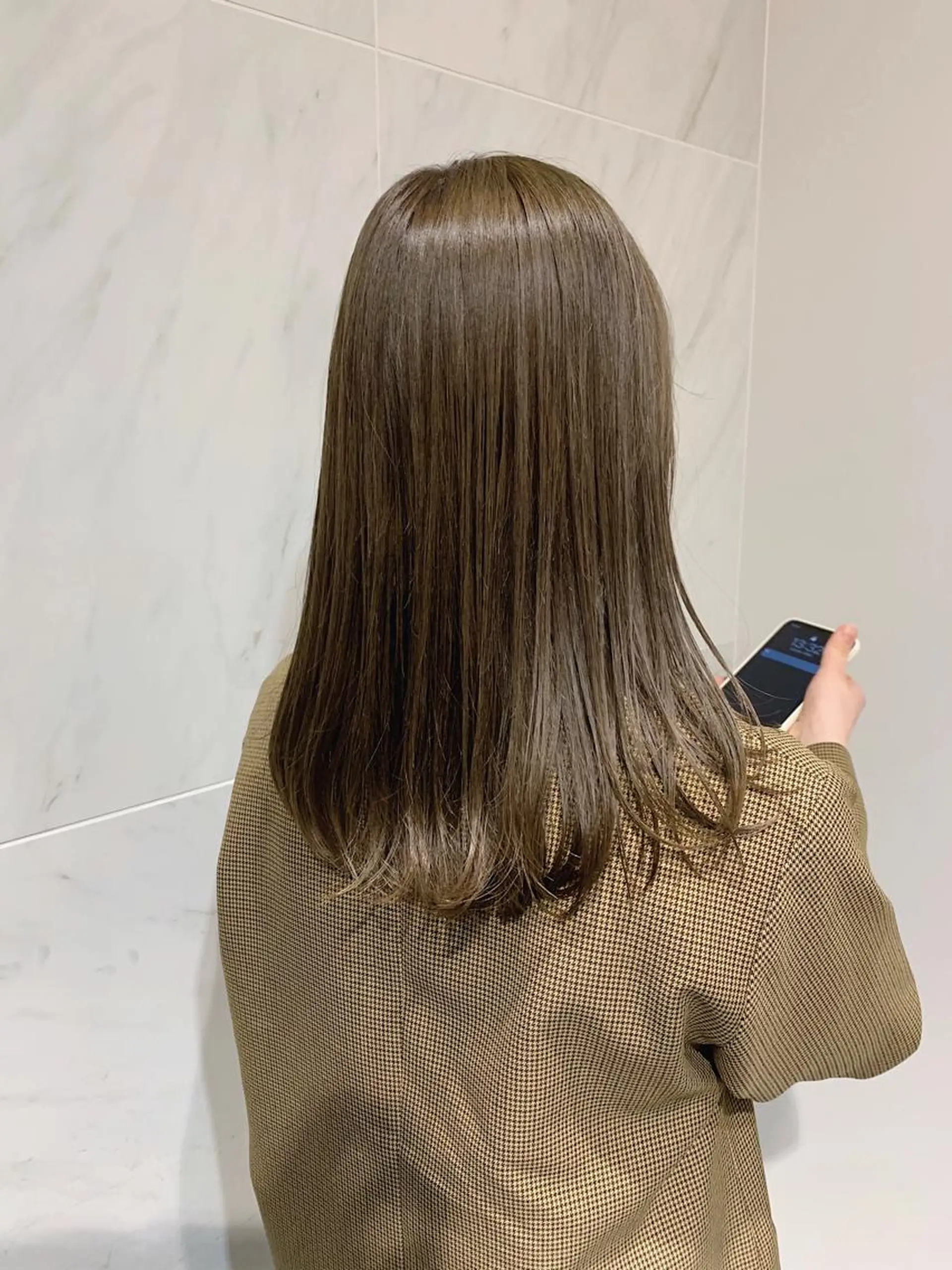 ミディアム カラー TENELE所属・チバ タクミのヘアスタイル