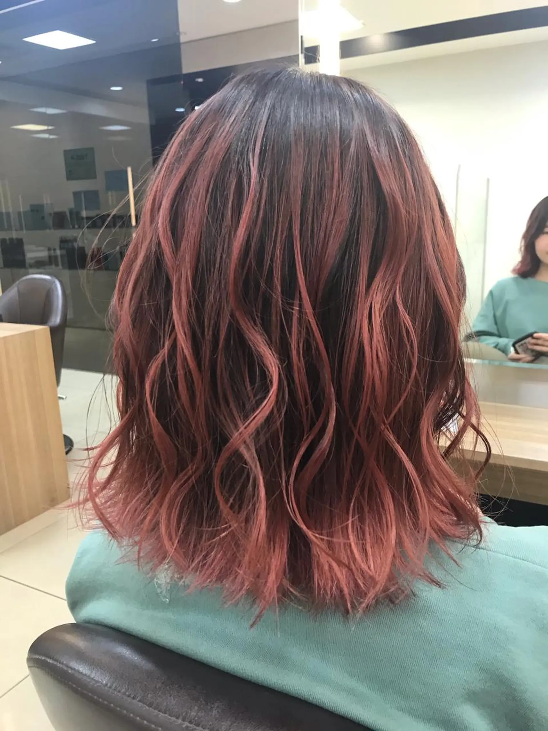 ミディアム カラー バレイヤージュ ピンクカラー レイヤーカット ボブ/インナーカラー /眉毛/Miyuのヘアスタイル