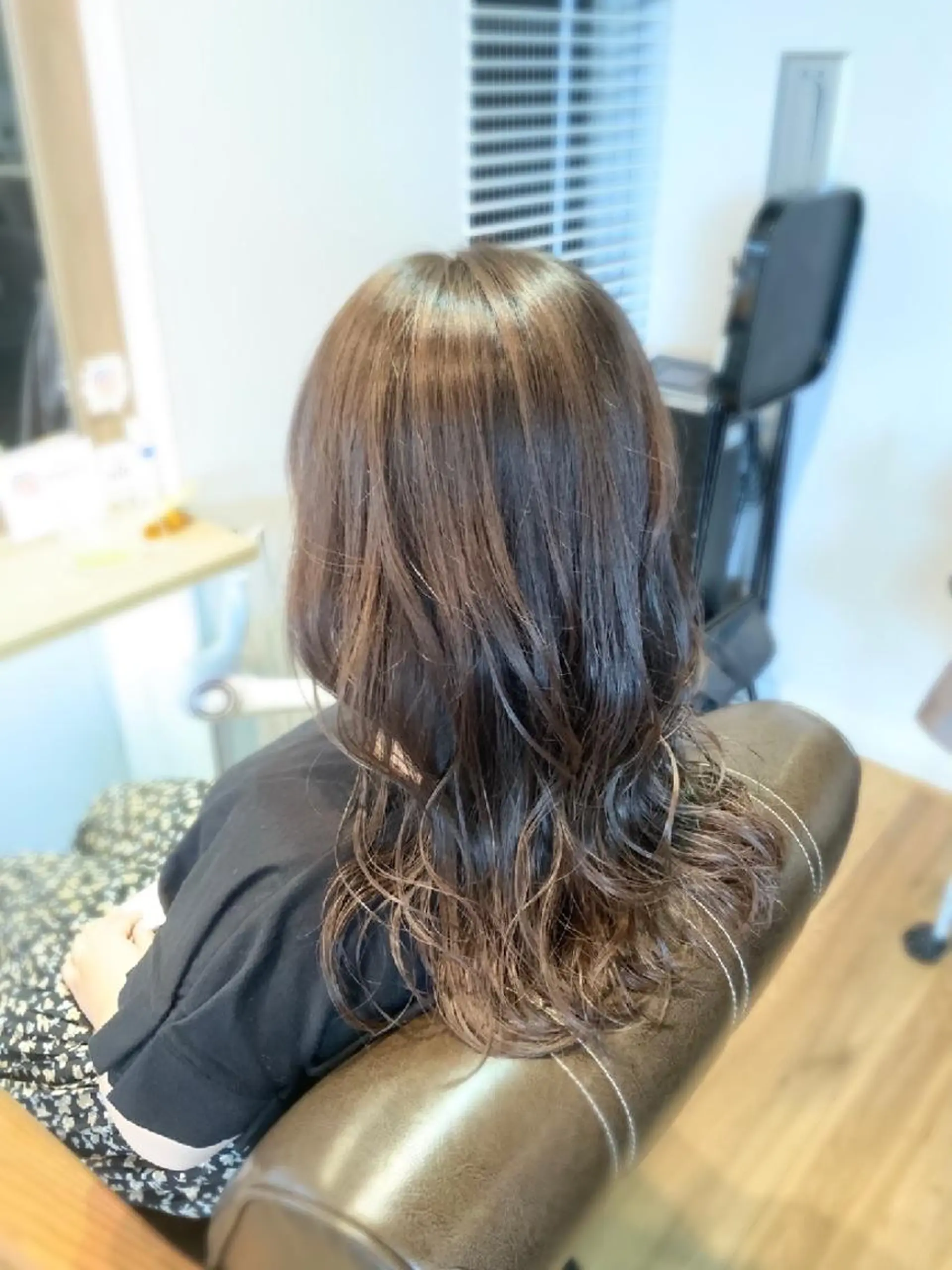 カラー ブリーチ グレージュ ヘアカラー トリートメント 堀 望美のヘアスタイル