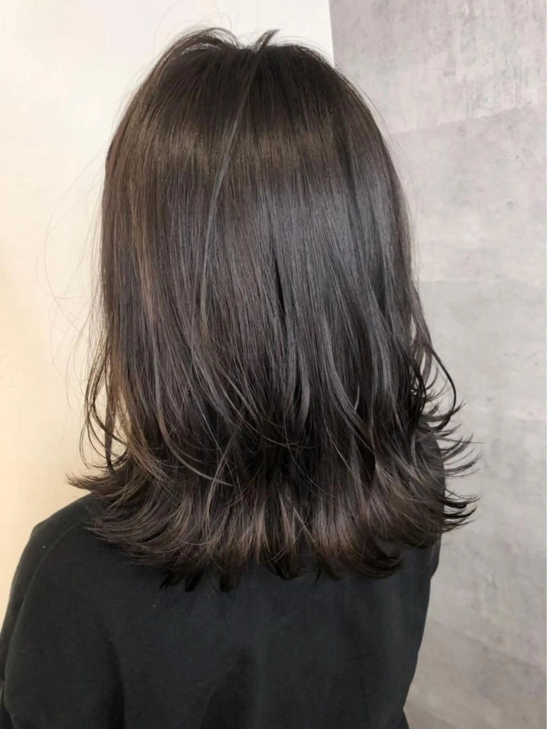 セミロング カラー _WHITE 高槻のヘアスタイル