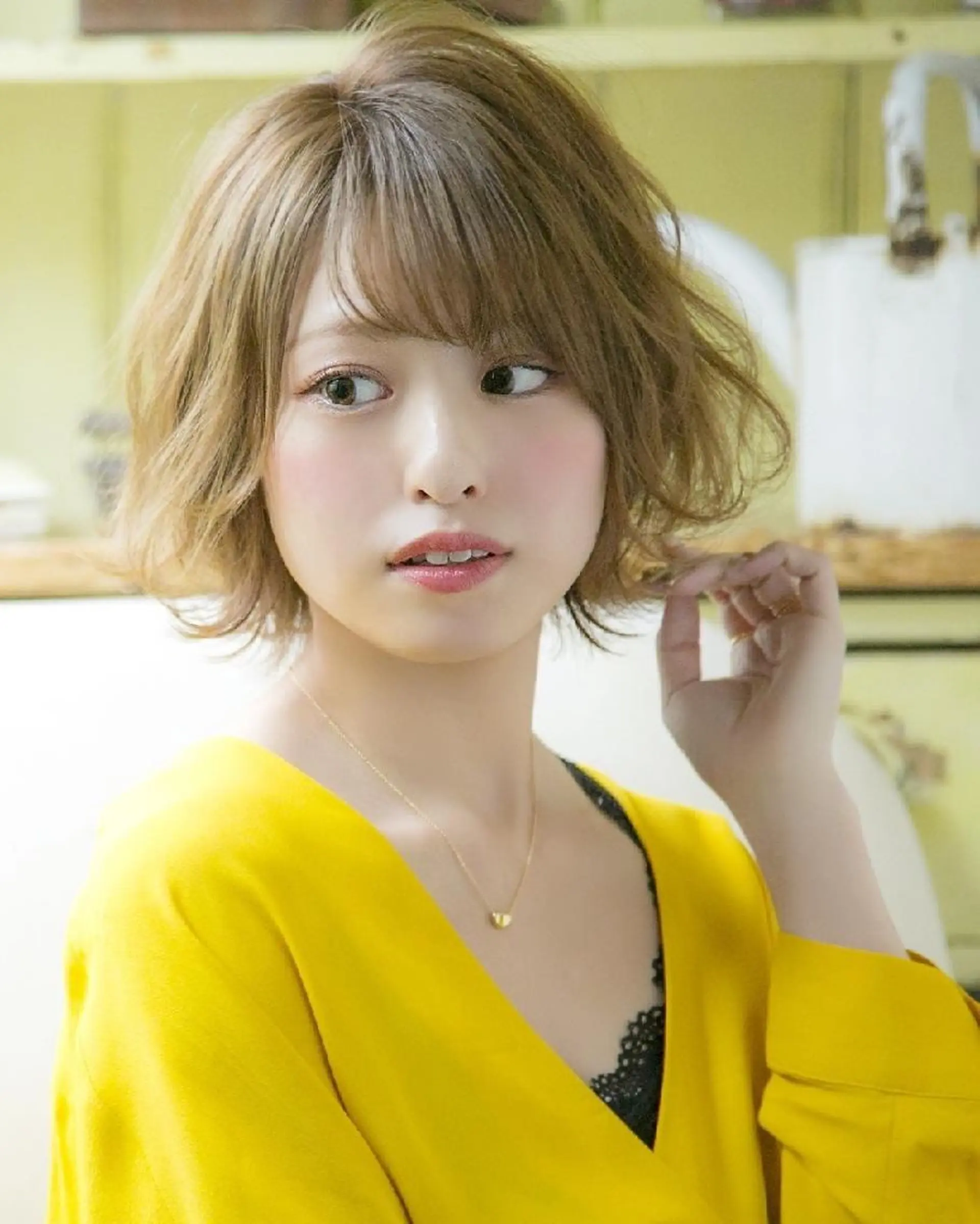 ショート カラー ベージュカラー 透明感カラー イエローカラー ショートヘア ショート、ボブの達人 東康介✨のヘアスタイル