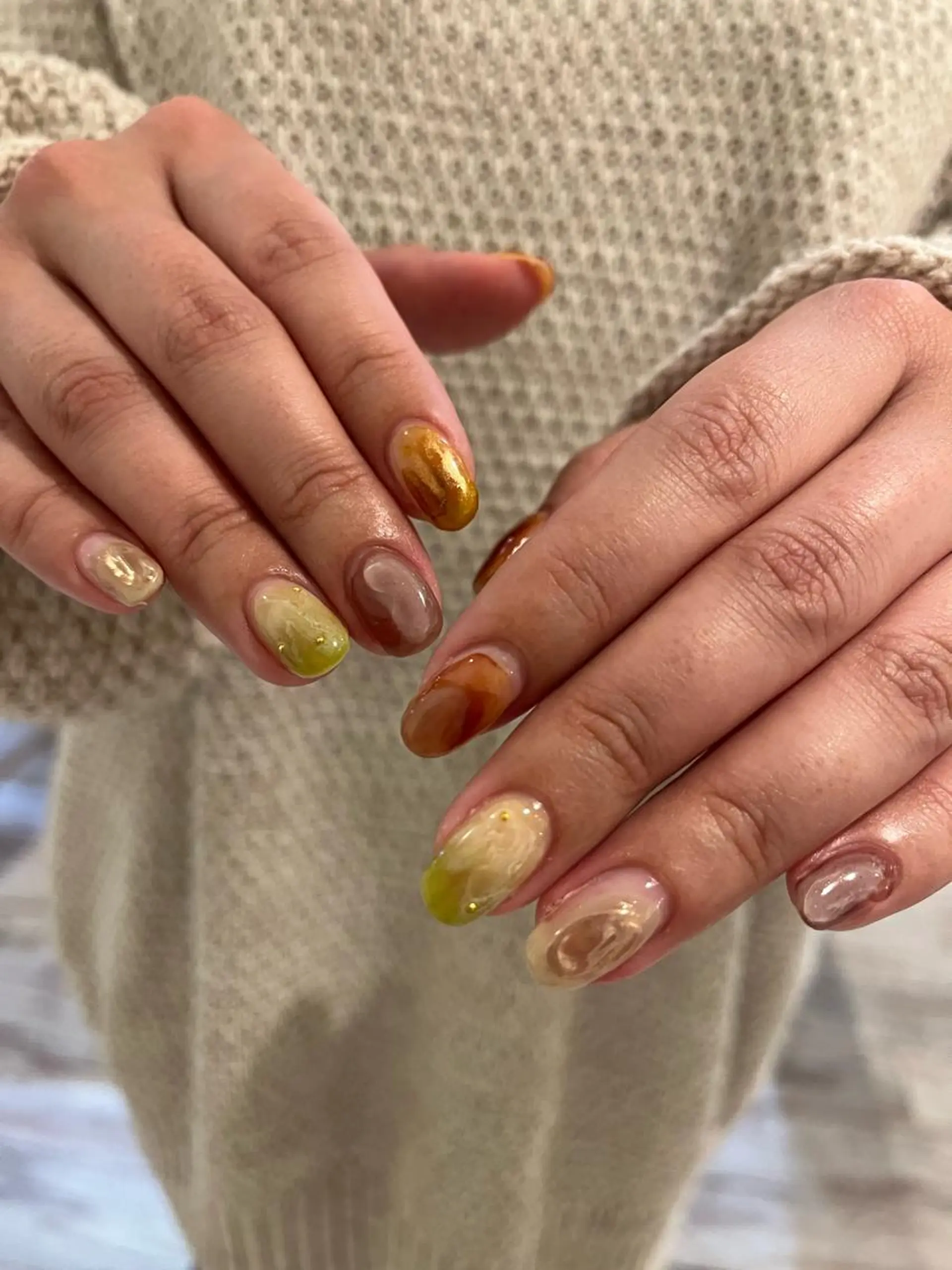 ネイル ハンドネイル une／YUKINA 🫧大人nuanceのネイルデザイン