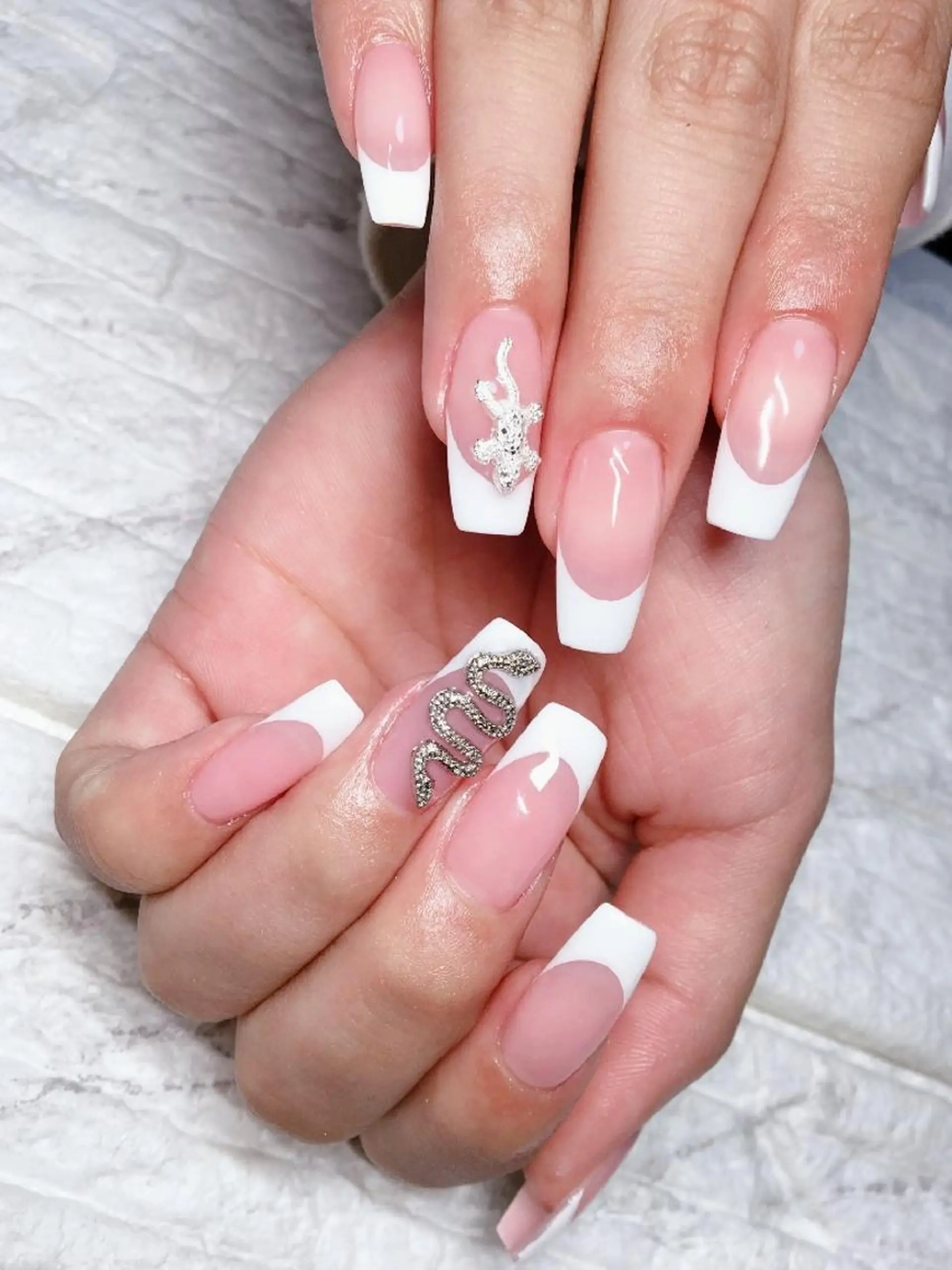 ネイル ハンドネイル ハンドケア 佐藤 結衣のネイルデザイン