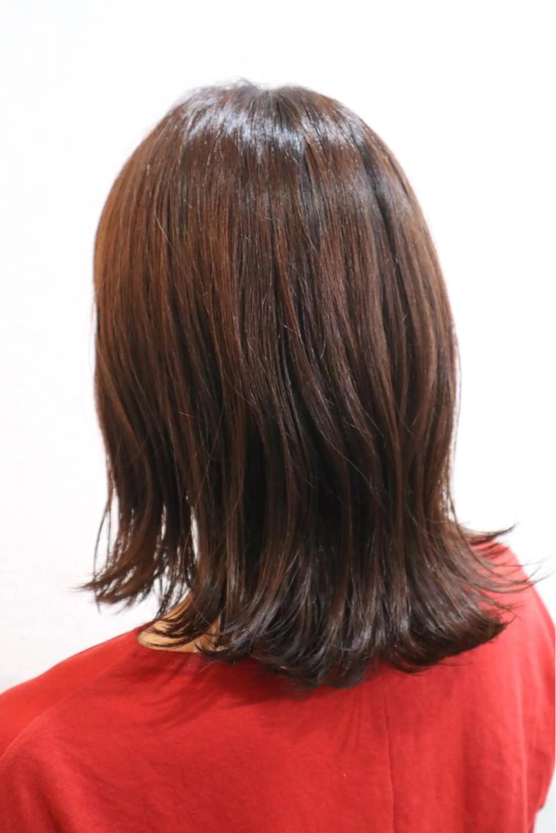 ミディアム ボブ 外ハネヘア ヘアカラー トリートメント 西村 ようこのヘアスタイル