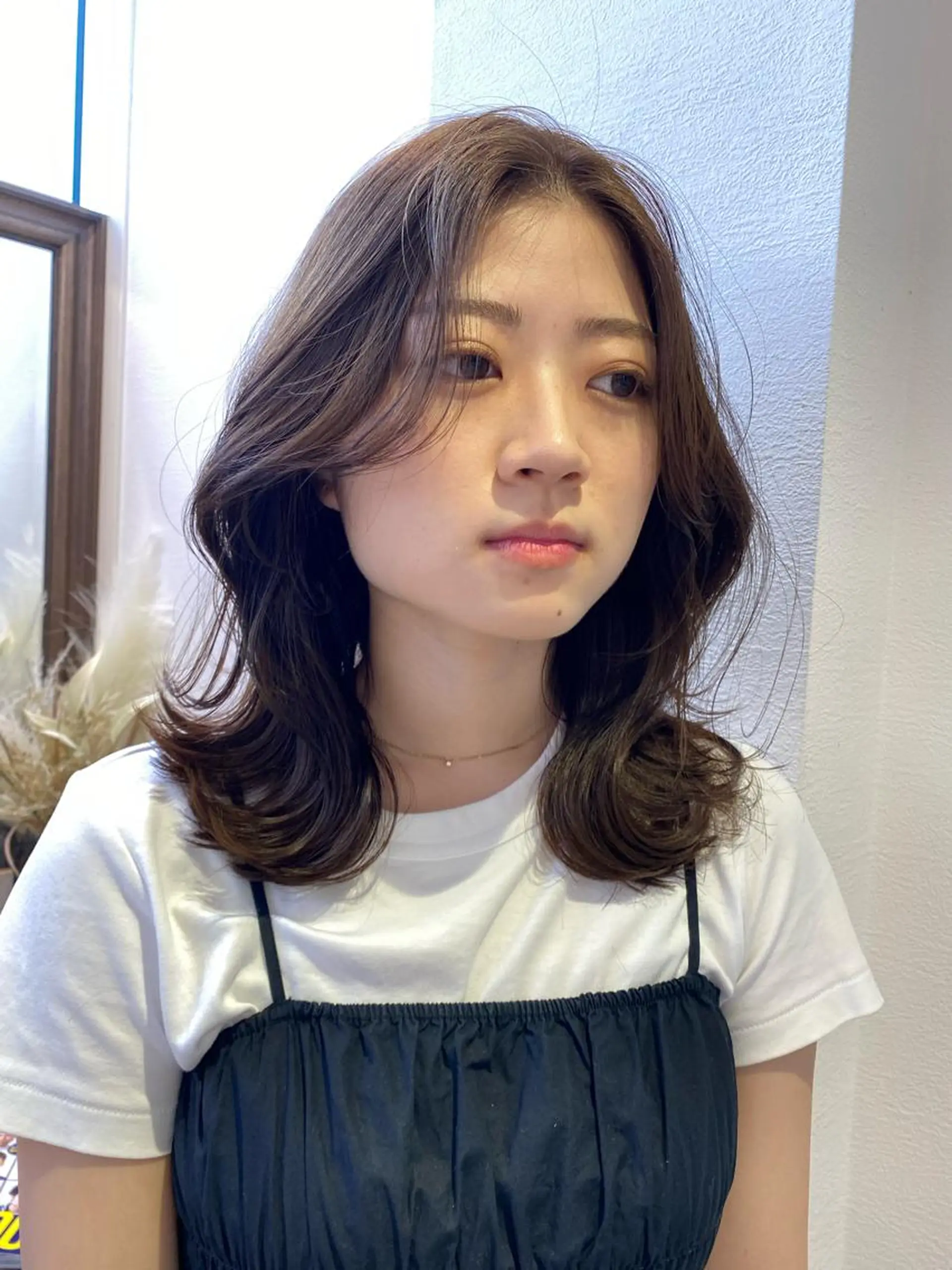 ミディアム カラー カット ヘアカラー トリートメント レイヤーカット /透明感カラー西田のヘアスタイル