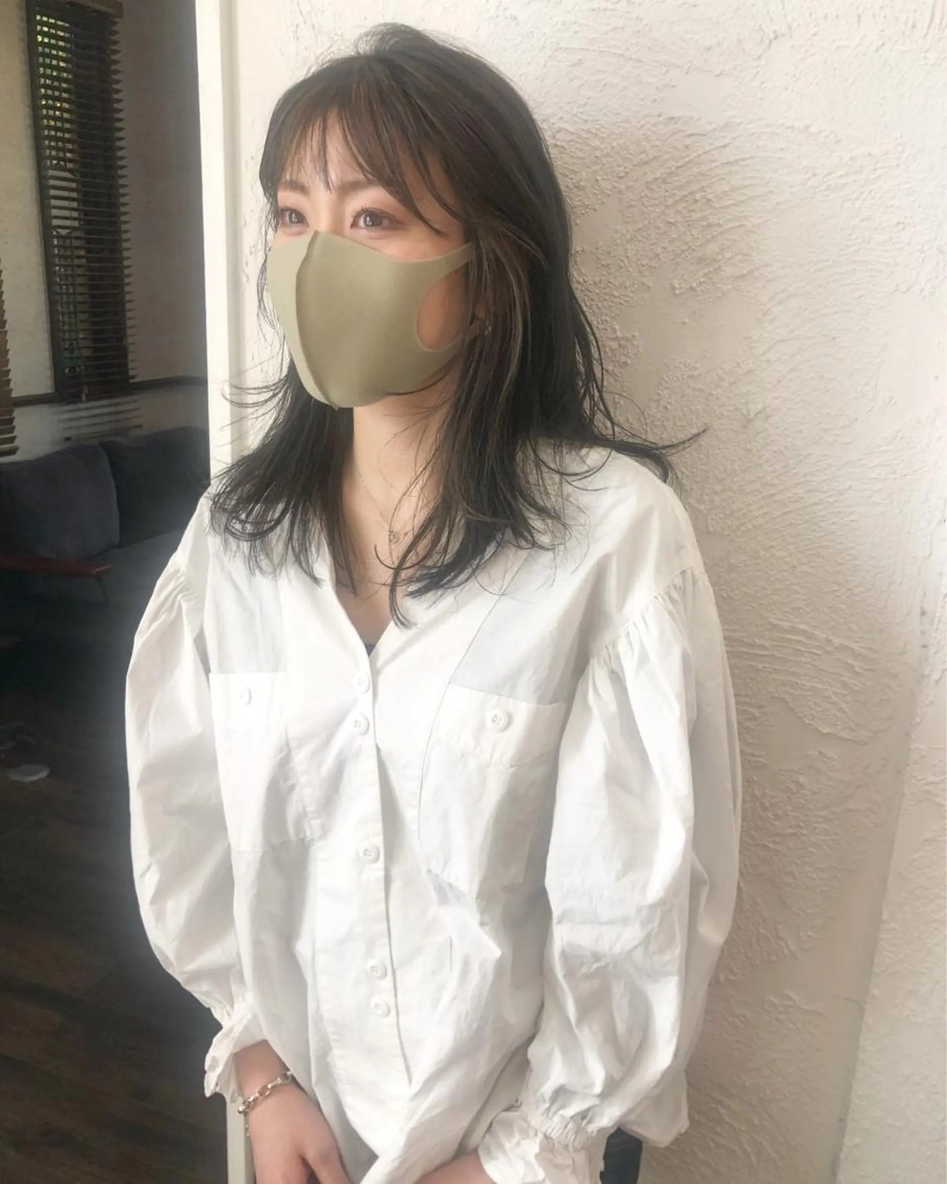 セミロング カラー ブリーチ ハイライトカラー ハイライト ヘアカラー トリートメント 江原 彩華のヘアスタイル