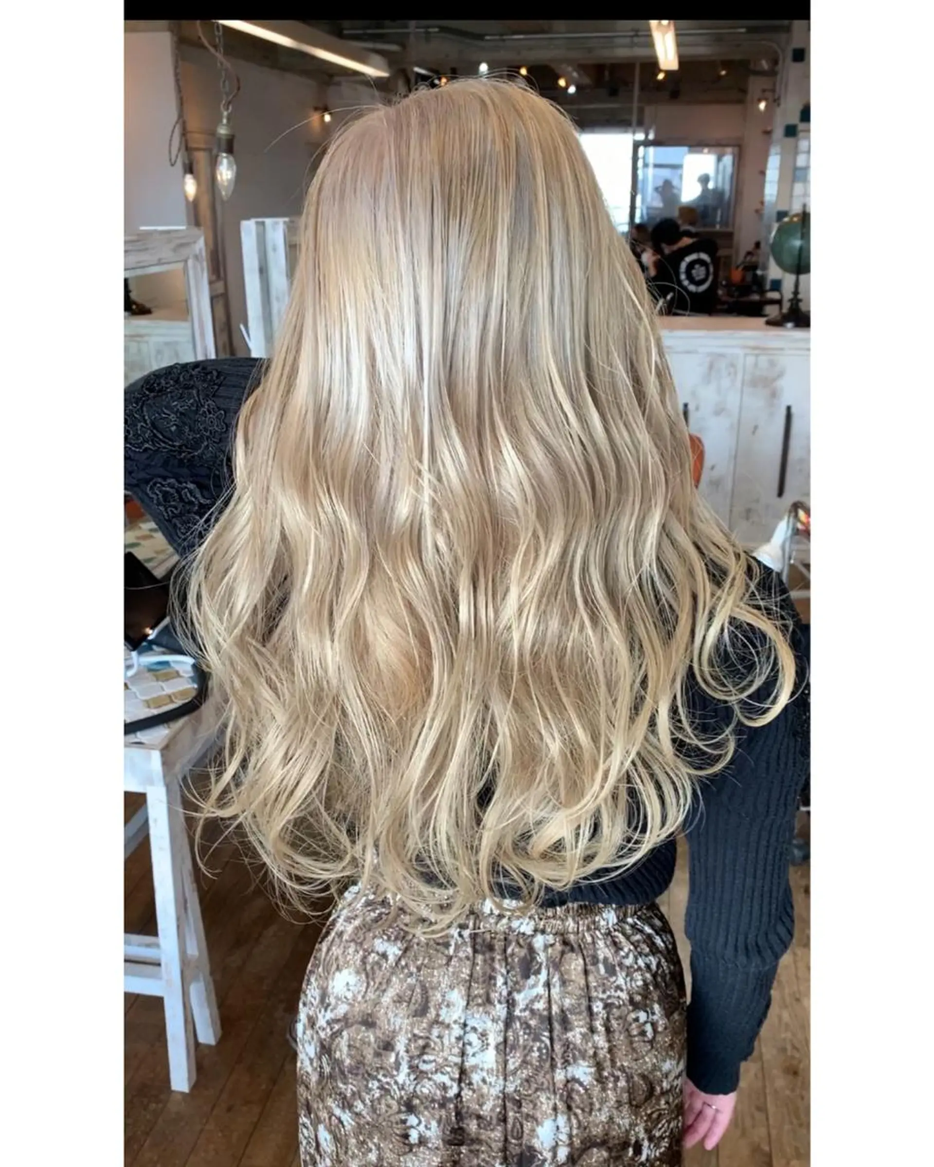 カラー ベージュカラー ブロンド ハイトーンカラー Beyond（kitaro）所属・石井辰功也 フリーランス美容師のヘアスタイル