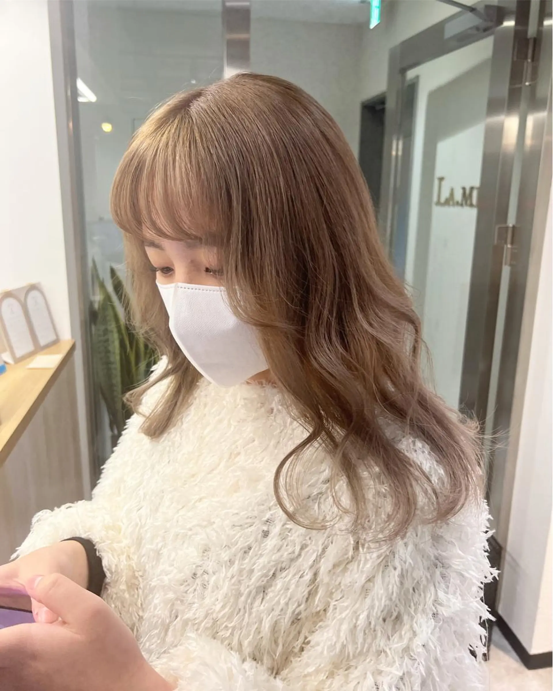 セミロング カラー Miku 🇺🇸のヘアスタイル