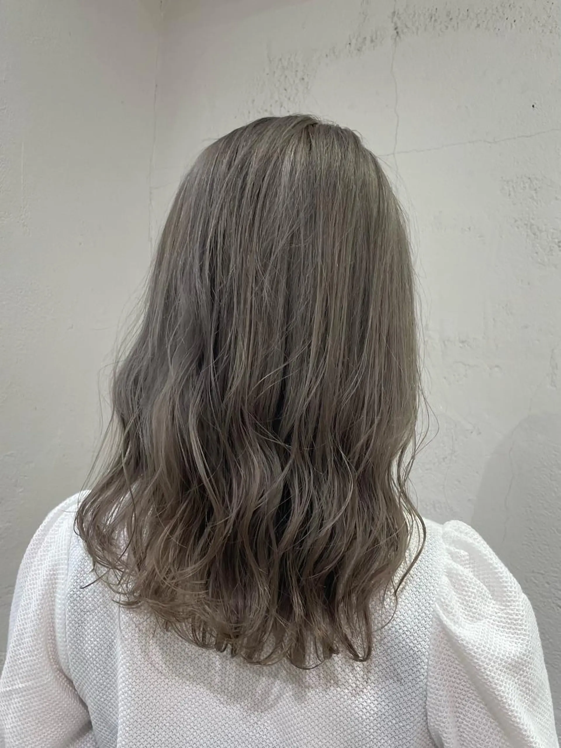 ミディアム カラー ブリーチ ケアブリーチ グレージュ iena池袋所属・iena池袋 /ゆーこの眉毛・アイブロウイメージ