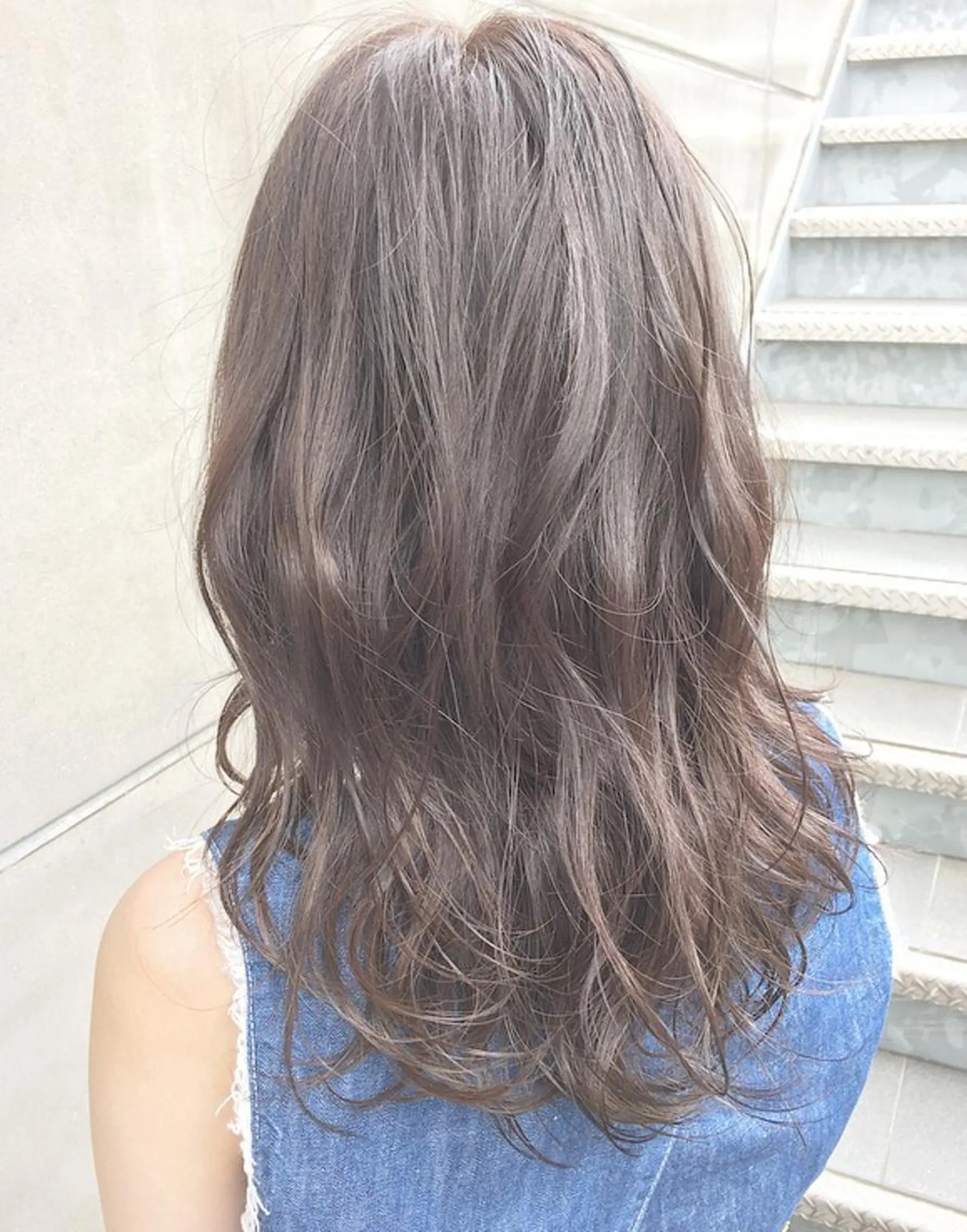 ミディアム カラー ヘアアレンジ グレージュ ハイライトカラー ハイライト Ways TOKYO所属・北間 寛哉のヘアスタイル