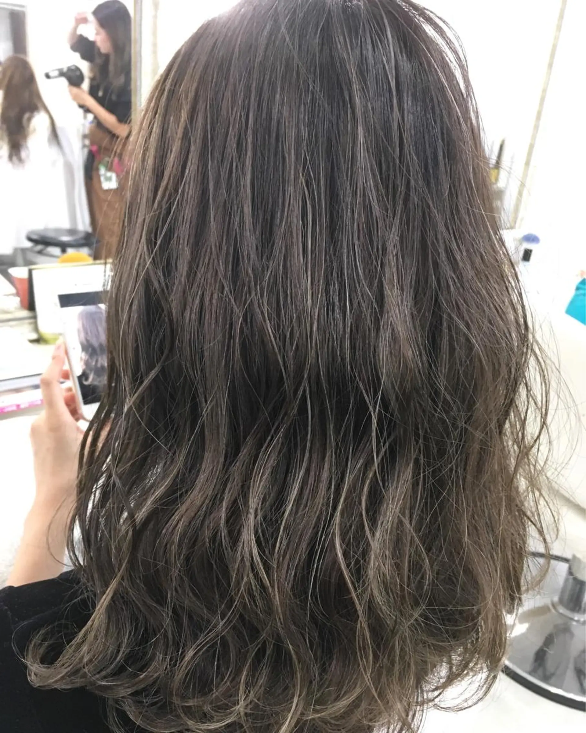 セミロング カラー 髪質改善 中川 翔のヘアスタイル