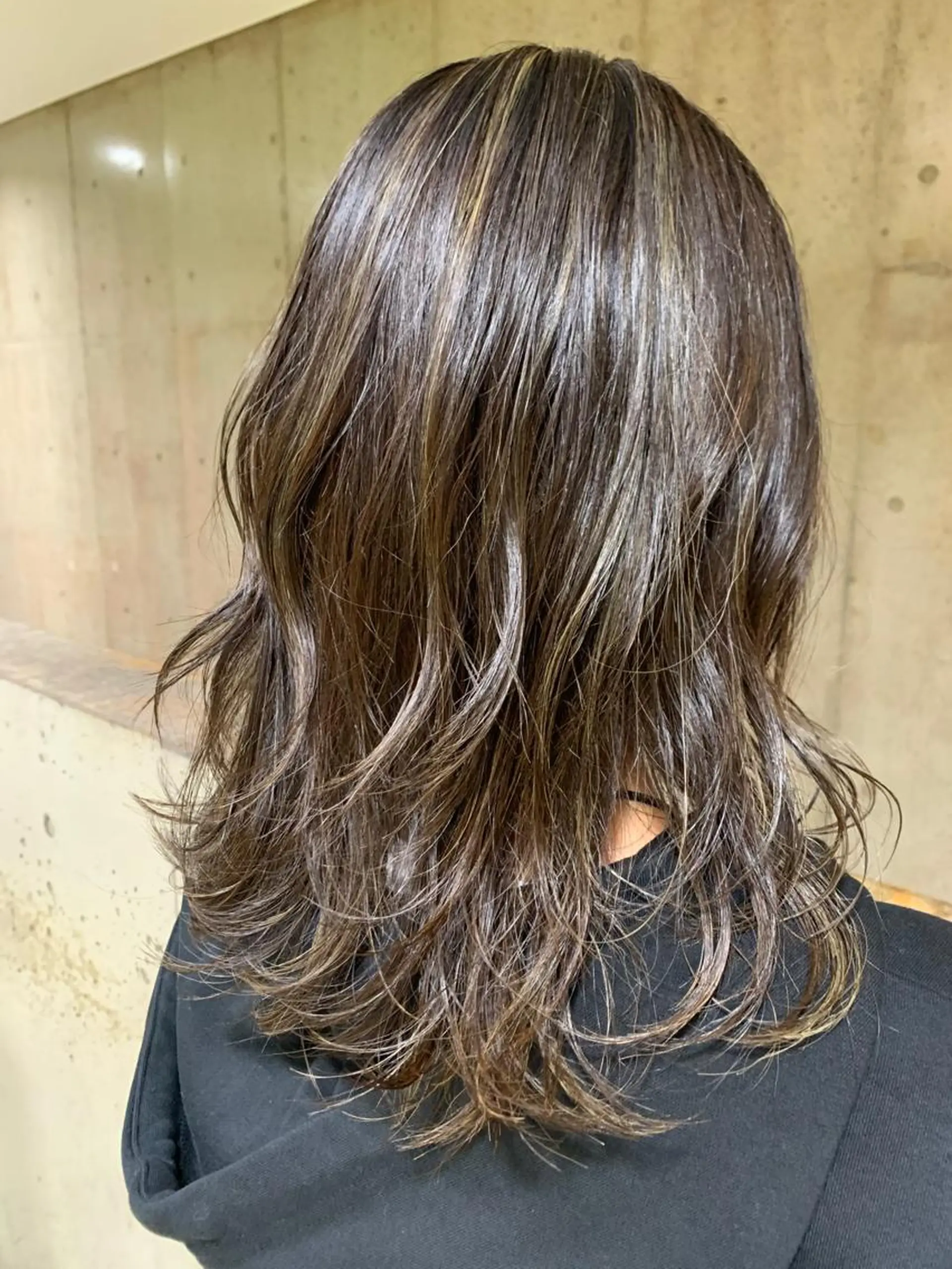 ミディアム カラー 顔周り/暗髪カラー /アベ マホのヘアスタイル