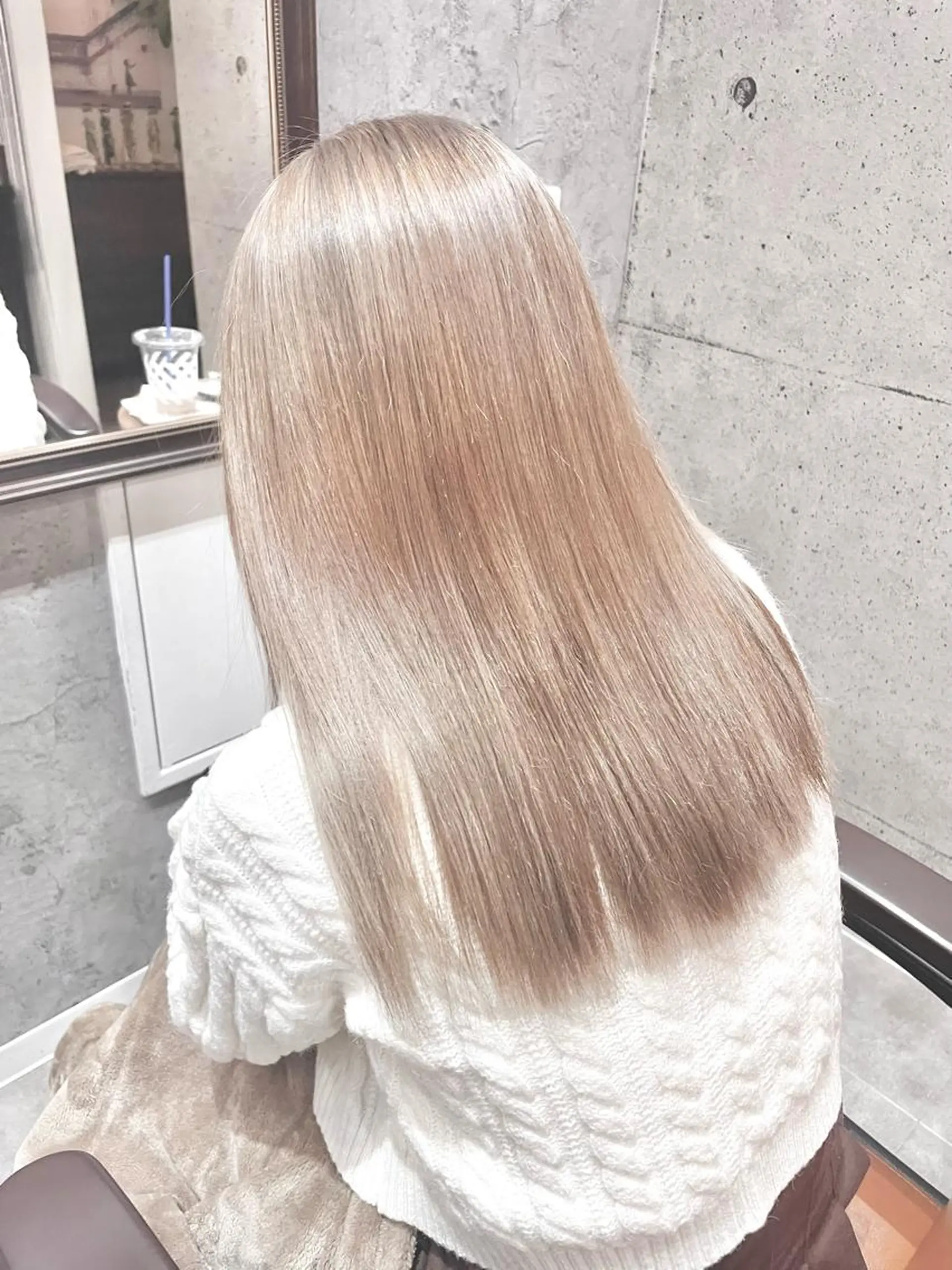 セミロング 🔷ブリーチバレイヤ ージュ🔷飯野達也のヘアスタイル