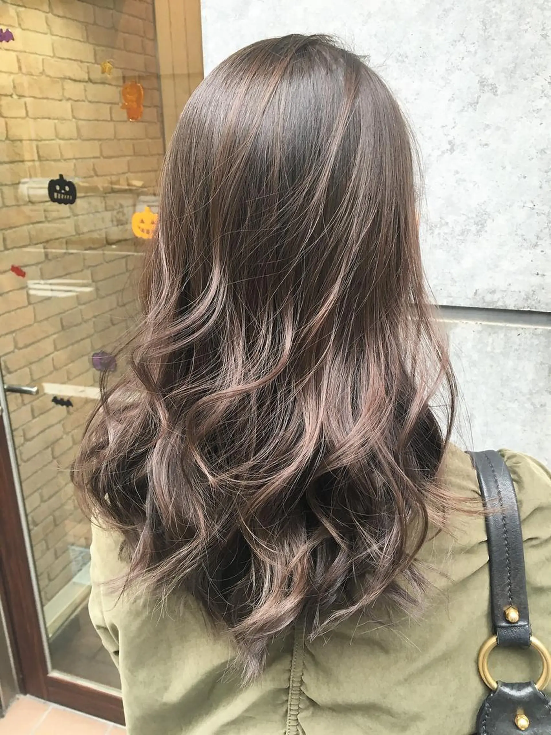 セミロング カラー ヘアアレンジ グラデーションカラー miki 🦎のヘアスタイル