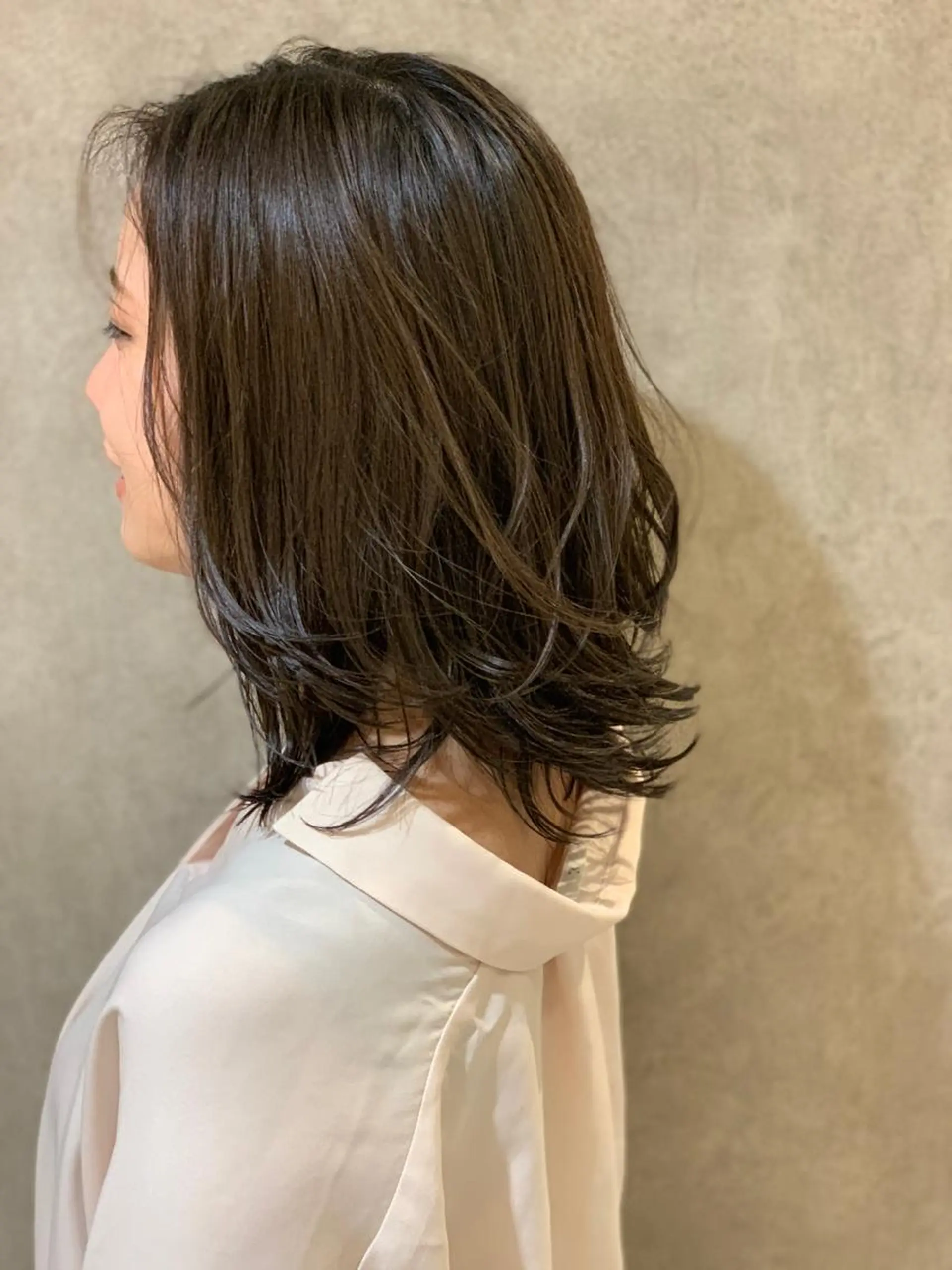 ミディアム ミディアムレイヤー レイヤーカット Lamp所属・ショート／透明感 カラー加治竜汰💡のヘアスタイル