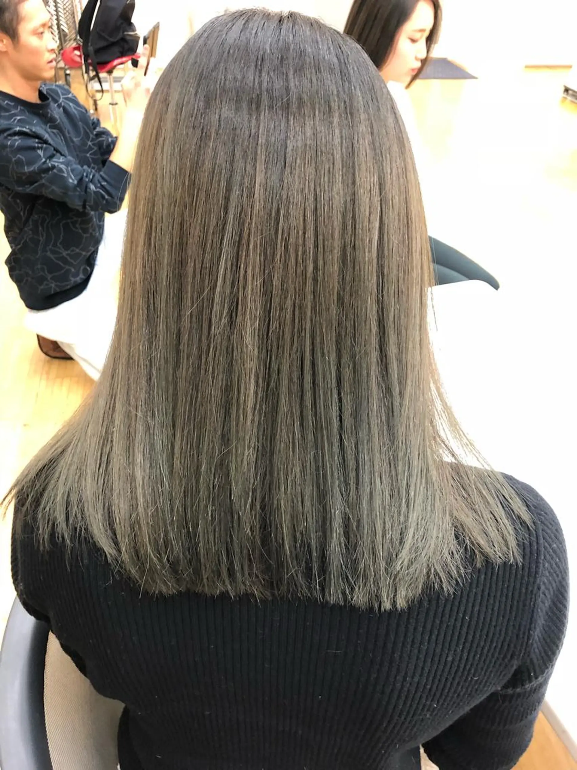 カラー ○HITOMI ○のヘアスタイル