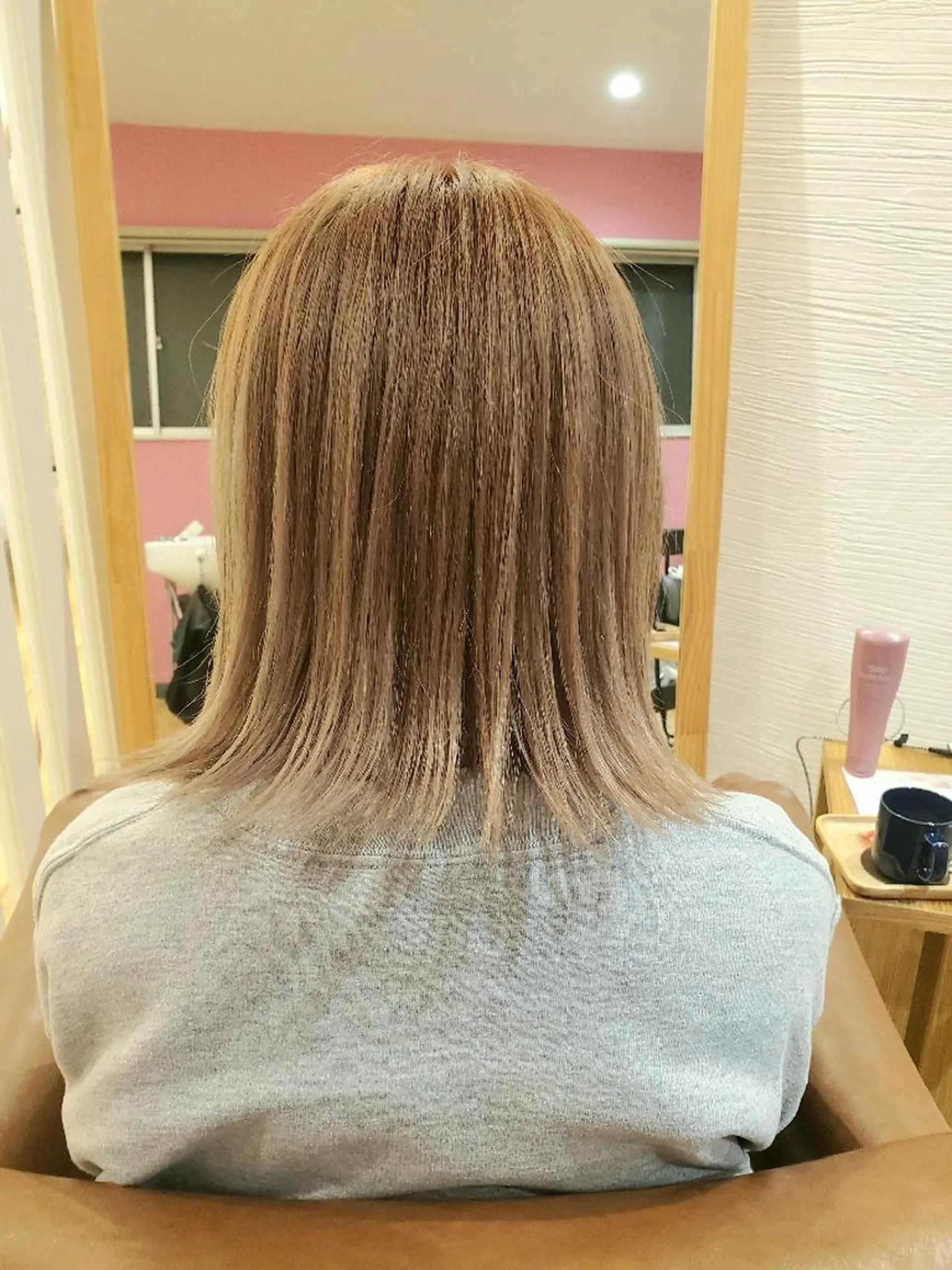 ミディアム カラー ブリーチ ハイトーンカラー 外ハネヘア 北九州美容室 🕊️わかな✂︎のヘアスタイル