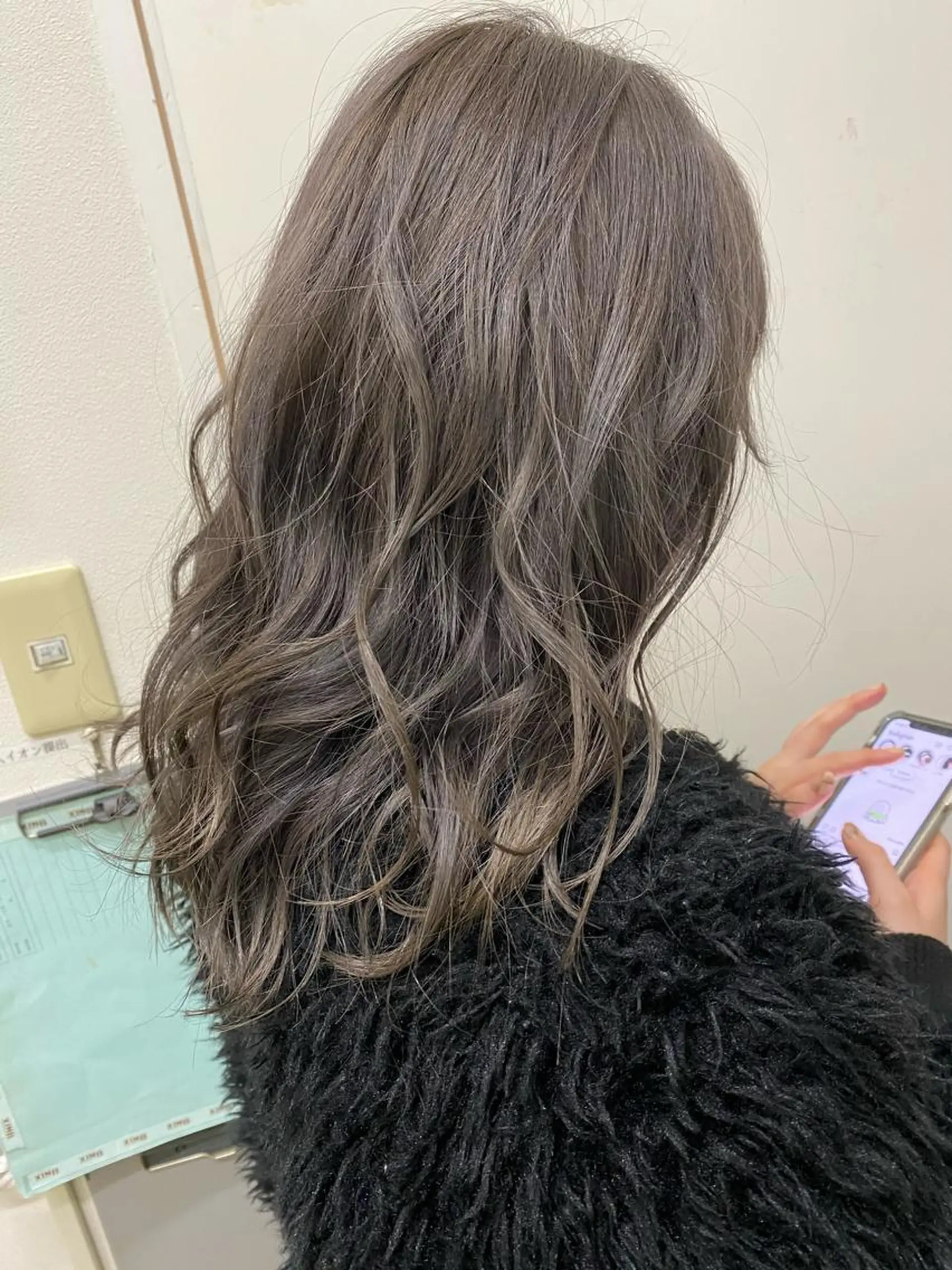 ロング カラー 石田 優菜のヘアスタイル