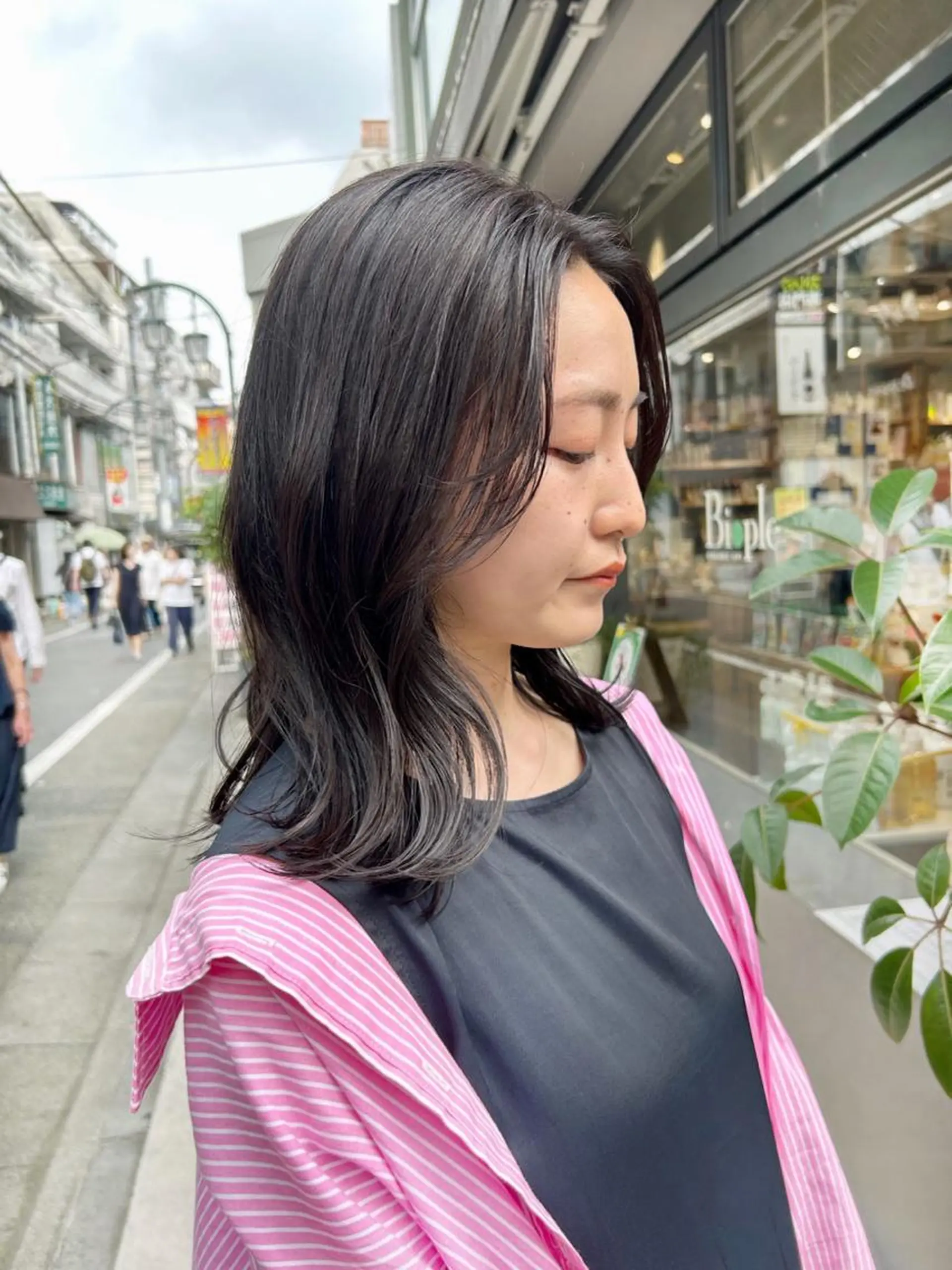 ミディアム カラー ベージュカラー くびれヘア カット ヘアカラー トリートメント HIROKI ” stylistのヘアスタイル