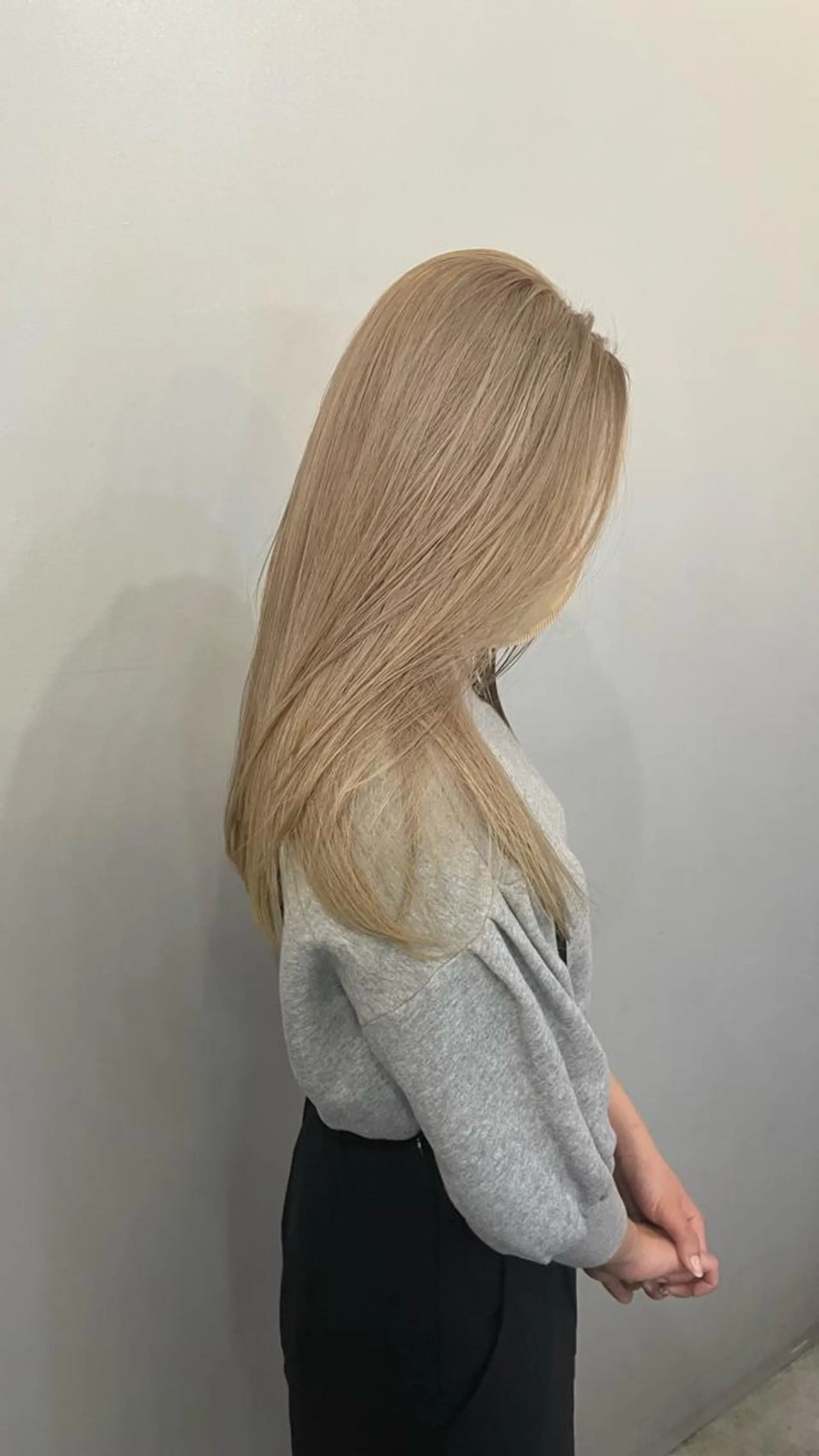 ロング カラー ベージュカラー ミルクティーベージュ ヘアカラー トリートメント ヘアセット 💐ナチュラルヘア Kroda💐のヘアスタイル