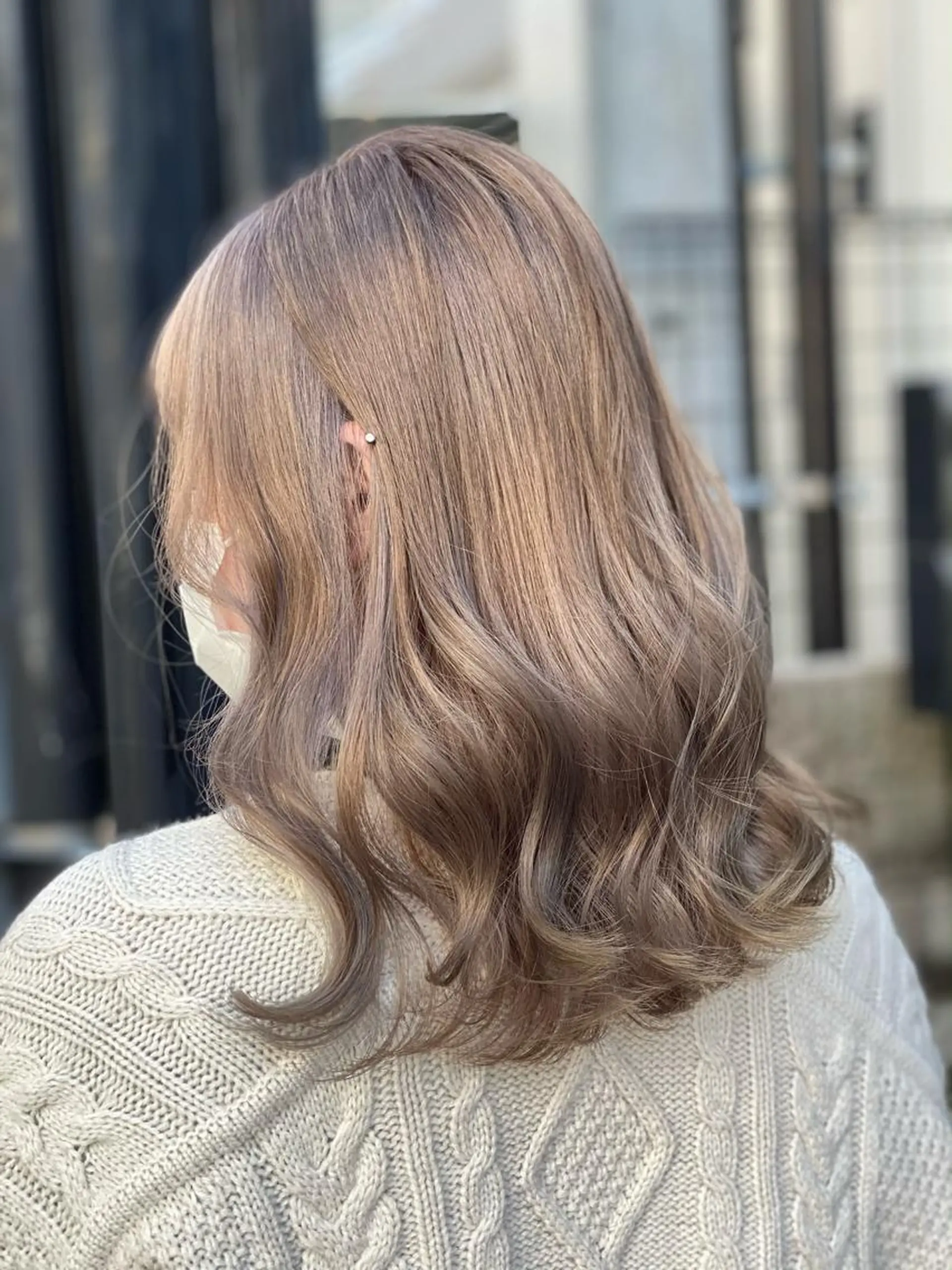 ミディアム カラー 白髪ぼかし バレイヤージュ志鎌のヘアスタイル