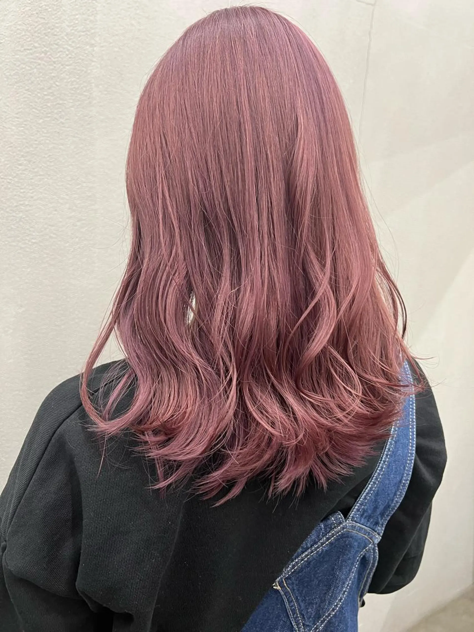 ミディアム 亀田 泰生のヘアスタイル