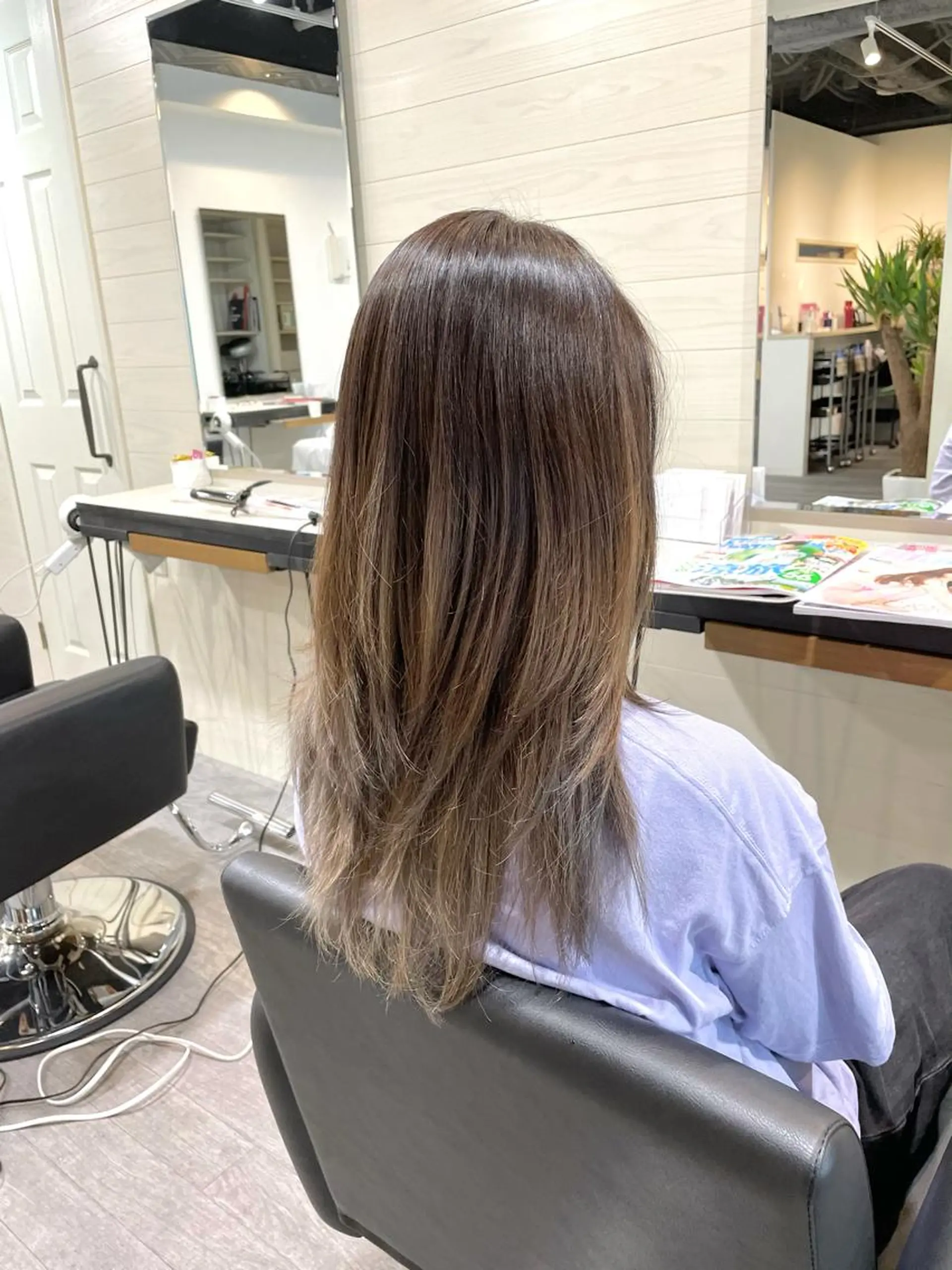 ロング カラー アディクシーカラー バレイヤージュ ブリーチ ケアブリーチ デザインカラー ヘアカラー unpeu hair  二条所属・先着1名様限定 カット無料のヘアスタイル