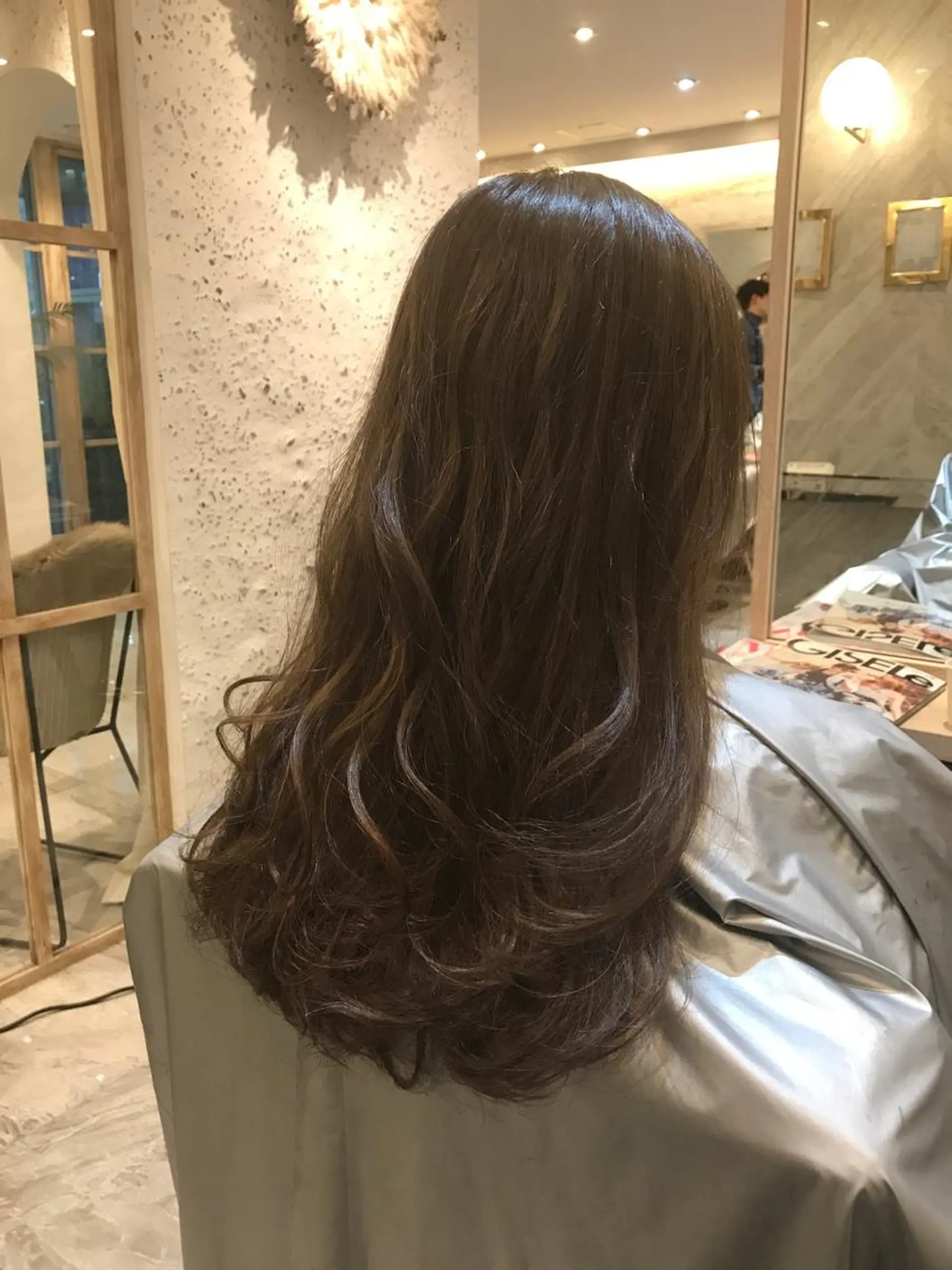 セミロング カラー ベージュカラー ハイライトカラー ハイトーンカラー オリーブベージュ ハイライト 髪質改善・艶髪特化 木村侑平のヘアスタイル