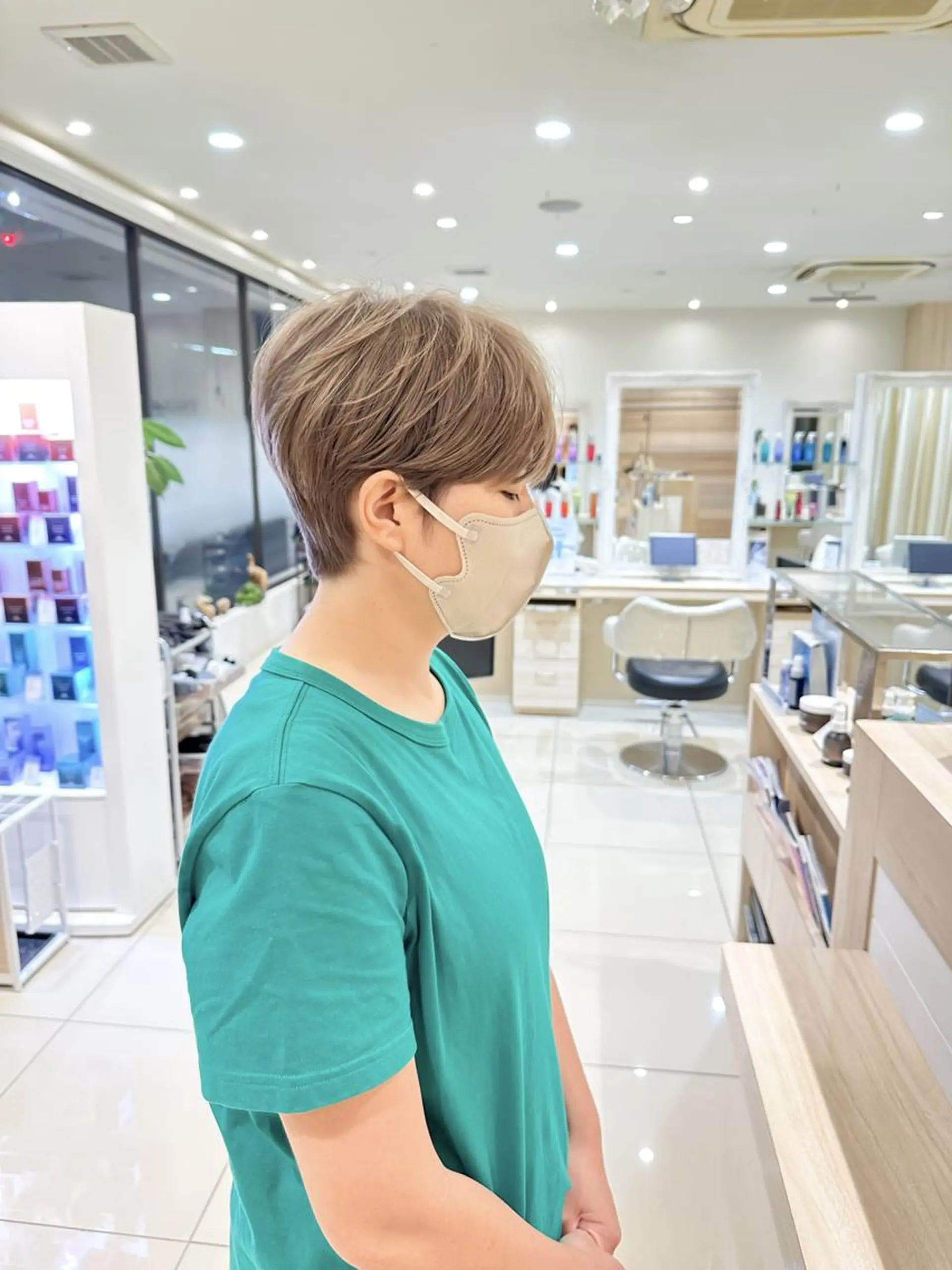 ショート 🐨カラー/縮毛矯正 岡真海🐨のヘアスタイル