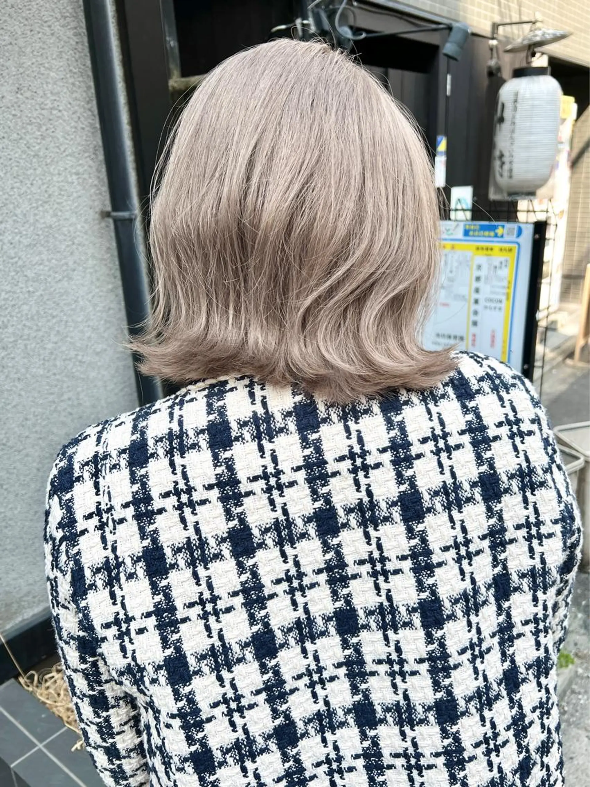 ショート カラー ハイトーンカラー Via officialのヘアスタイル