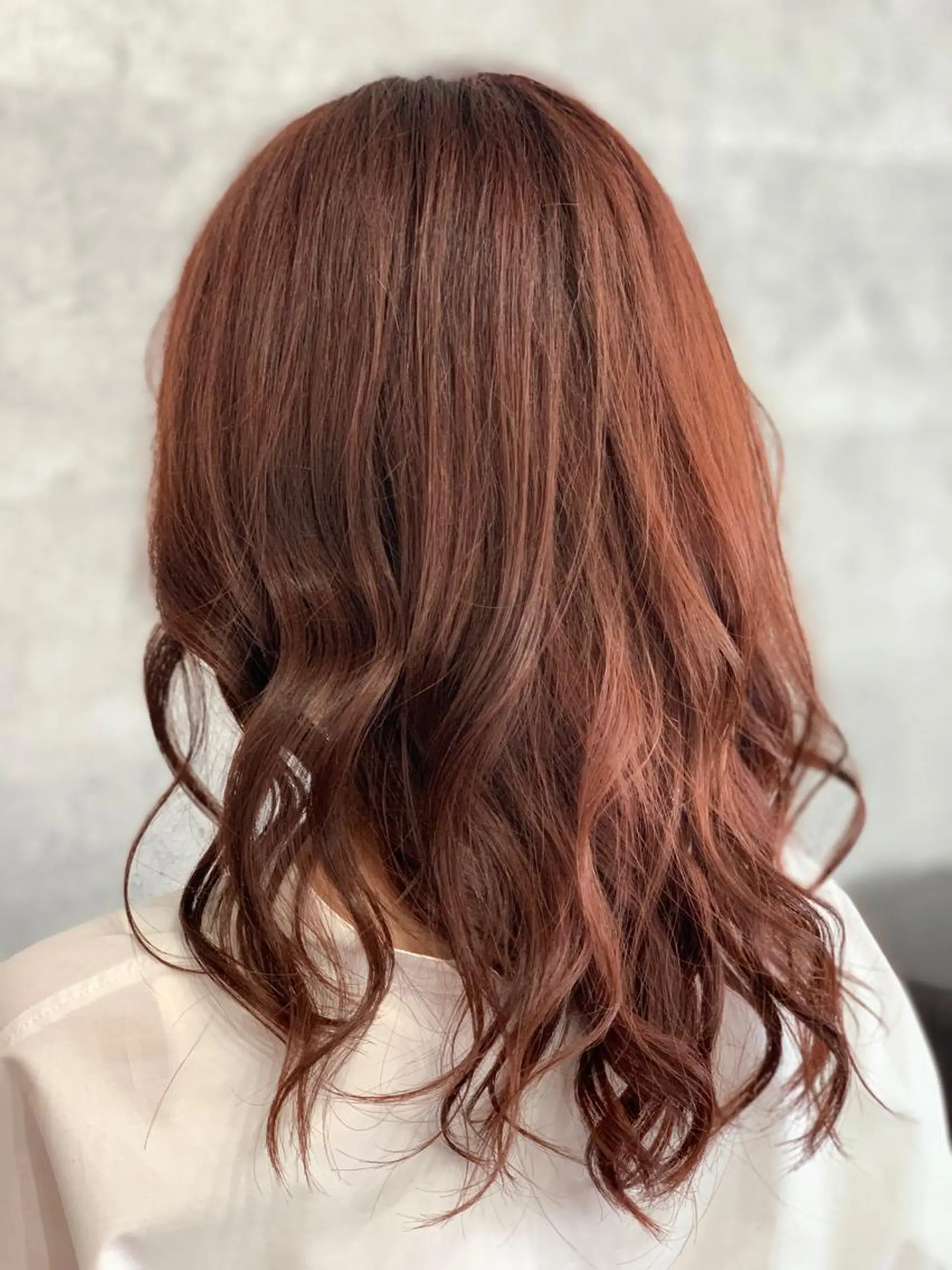 セミロング SALOWIN心斎橋Suite店所属・ブリーチ毛にもできる 縮毛矯正|鷹司郎のヘアスタイル