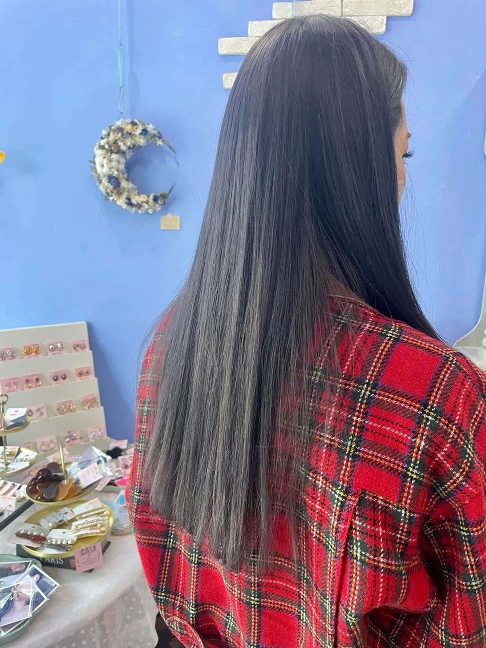 ロング カラー アッシュ アッシュグレー zann hair worx所属・島尻 徳人のヘアスタイル