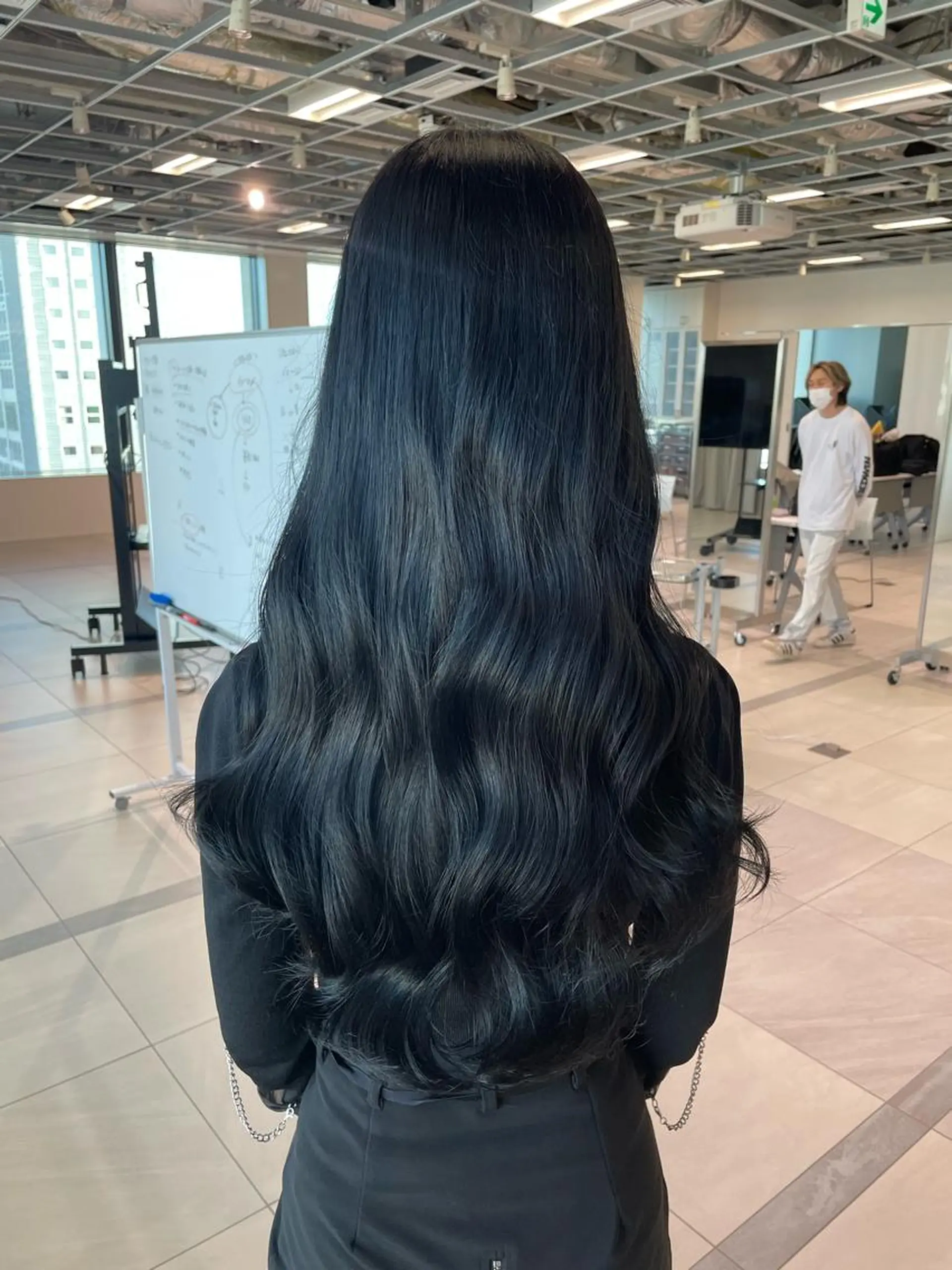 ロング カラー 黒髪 ブルーカラー ブルーブラック カット ヘアカラー Austin所属・韓国×網紅ヘア 🤍りん🤍のヘアスタイル