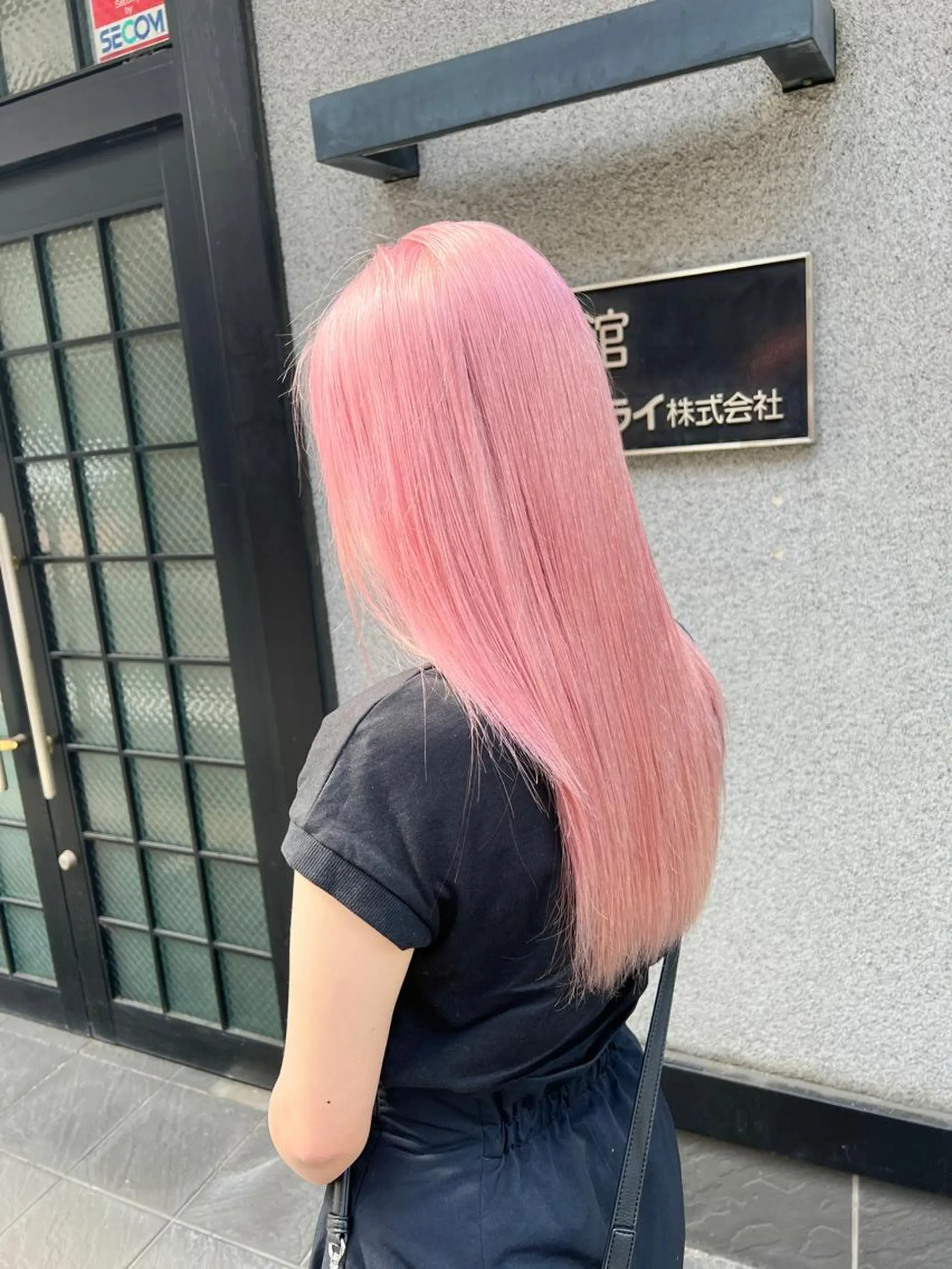 ロング カラー ピンクカラー ホワイトピンク Via officialのヘアスタイル