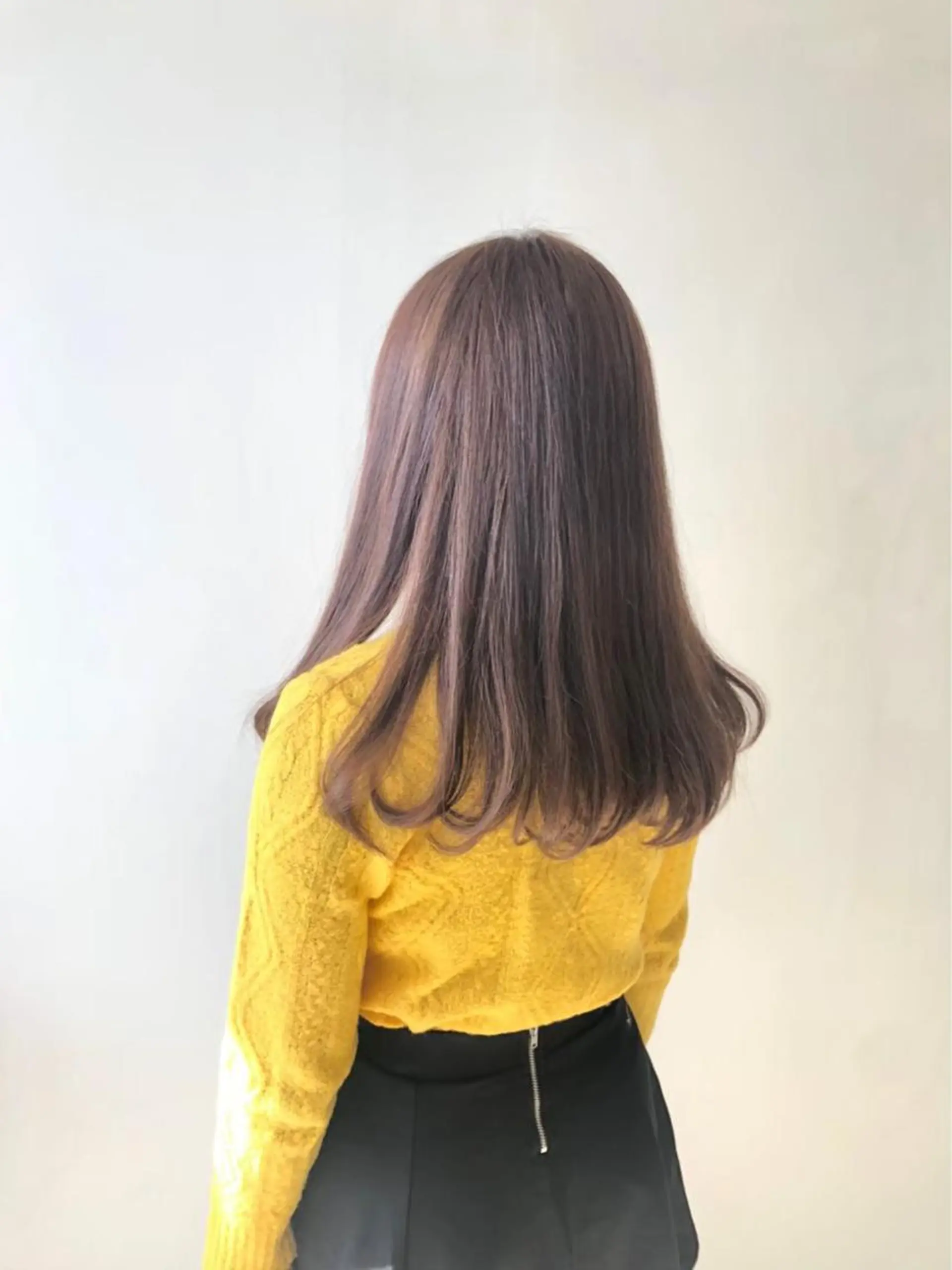 ミディアム 伊藤 真生のヘアスタイル