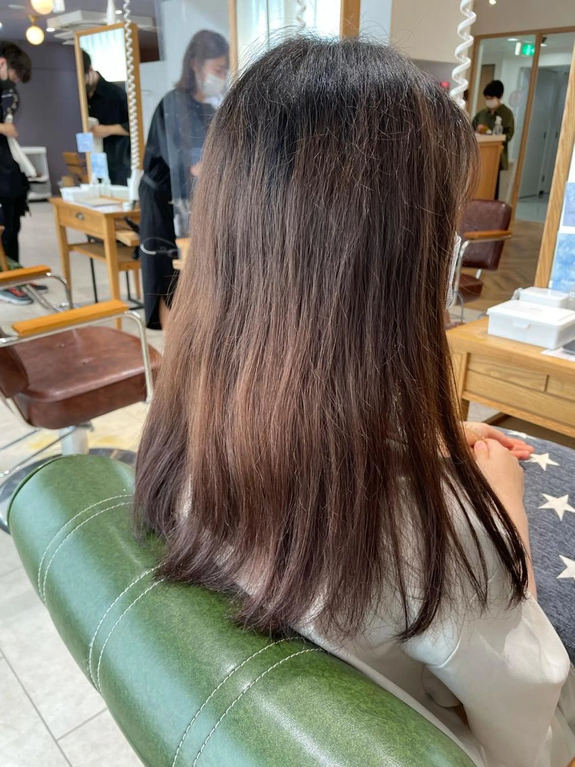 セミロング カラー アクアカラー 髪質改善 トリートメント 過去一の柔髪ヘア 🌿IVYjoureのヘアスタイル