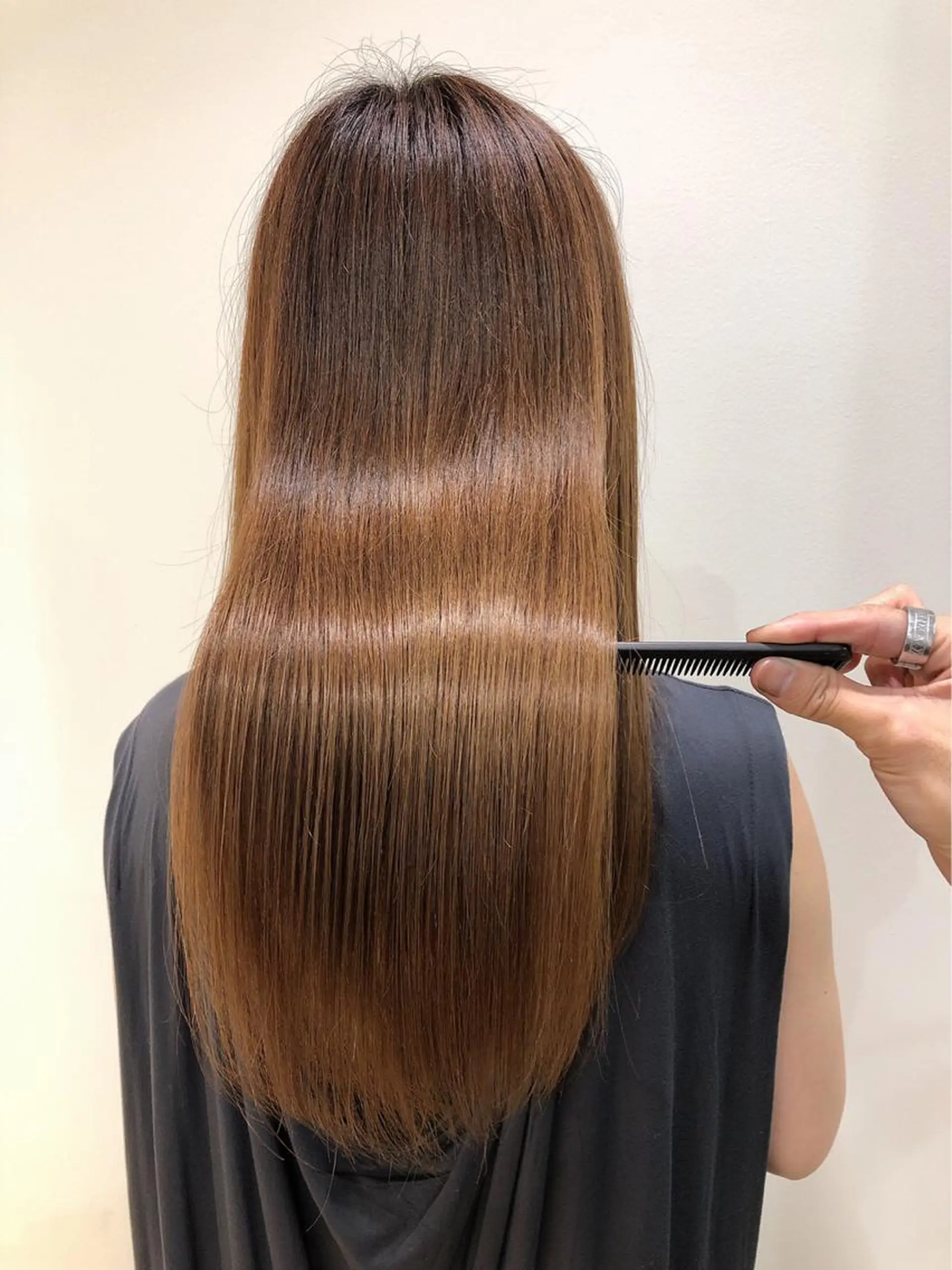 ロング 髪質改善 縮毛矯正 トリートメント 酸熱トリートメント 縮毛矯正 トリートメント コテ巻き風パーマ/ 髪質改善/河島恭平のヘアスタイル