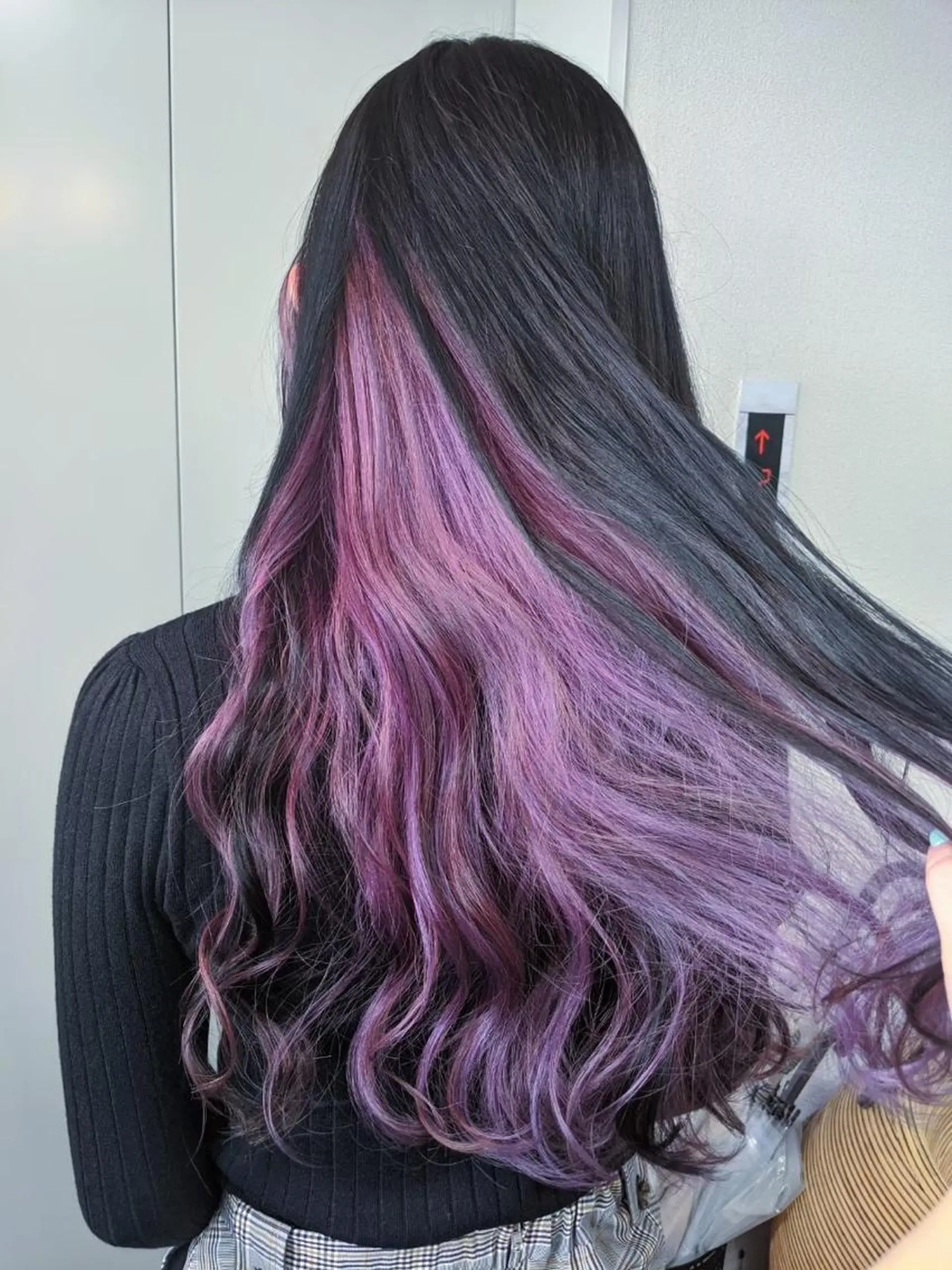 ロング ヘアカラー 赤澤 菜麻のヘアスタイル