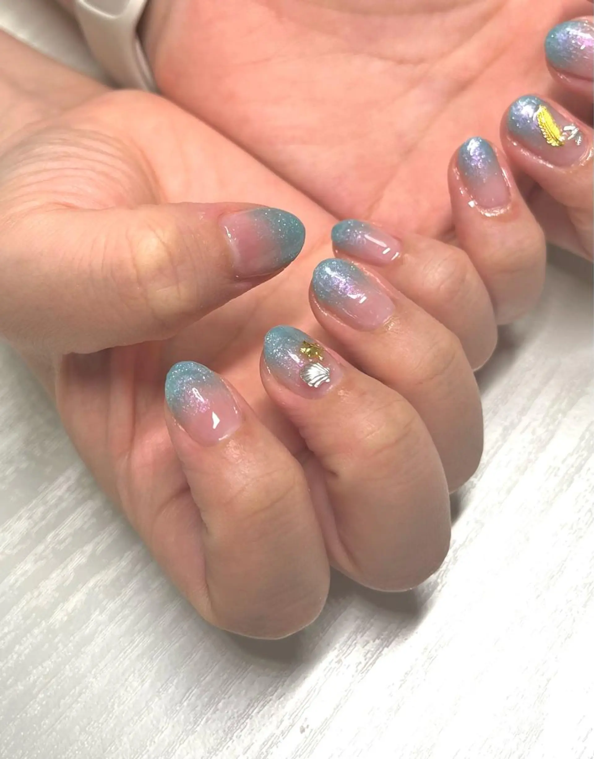 ネイル グラデーション ラメ(グリッター) ラメグラデーション シンプルネイル nuovo yukoのネイルデザイン