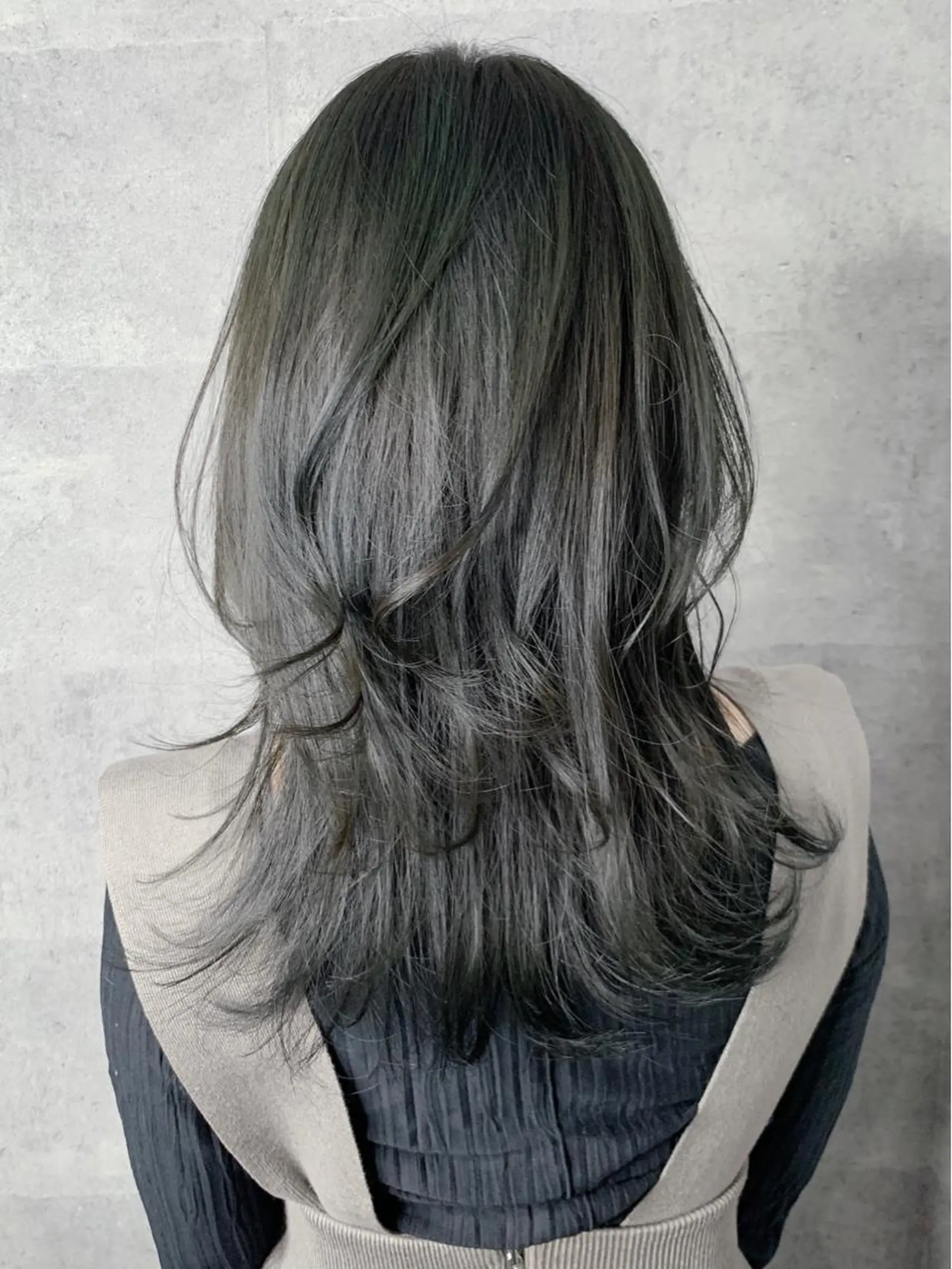 ロング カラー グレージュ レイヤーカット _WHITE 天神店 YUMEKA🐻のヘアスタイル