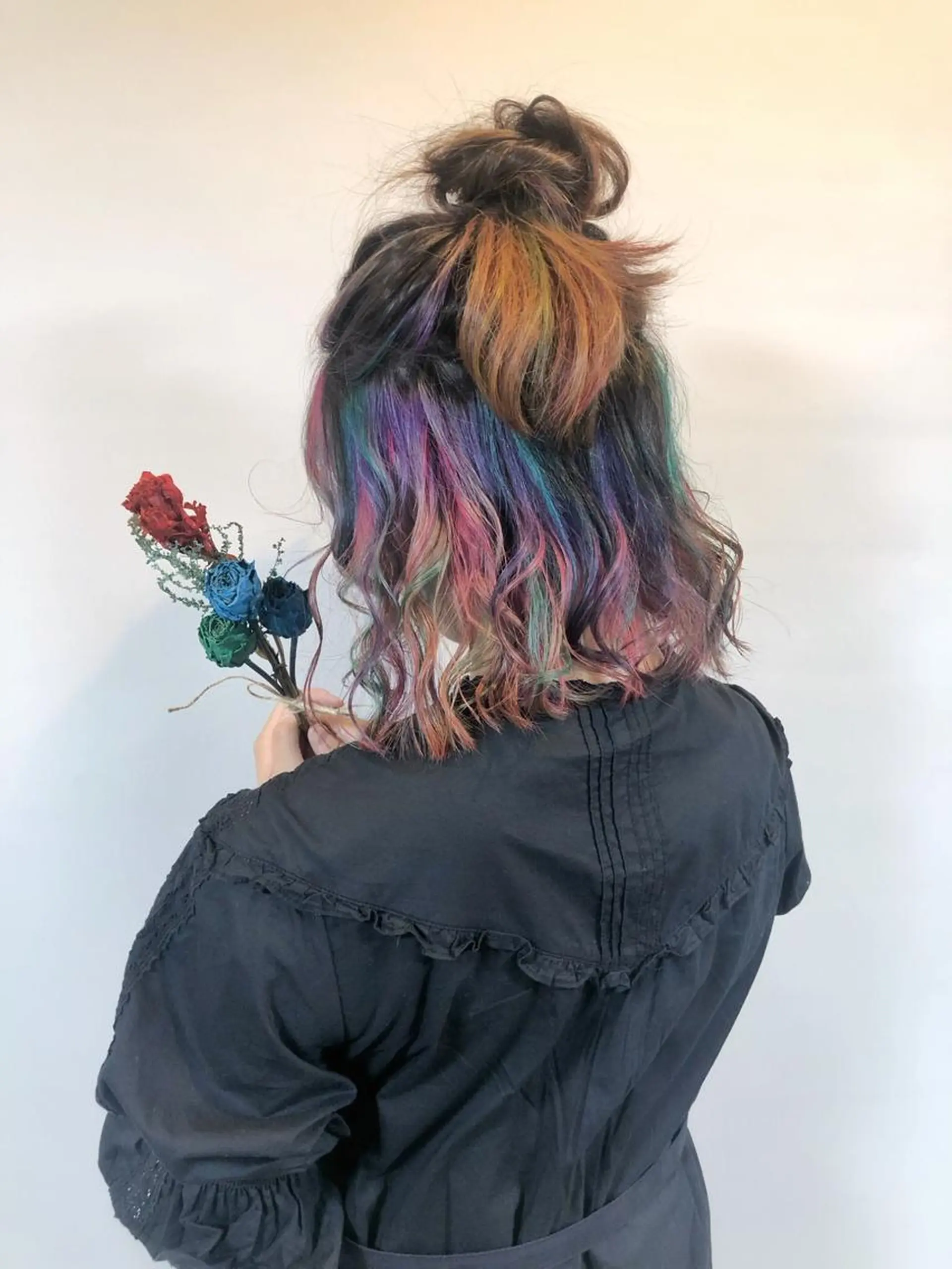 ショート カラー パーマ ヘアアレンジ ヘアカラー トリートメント 推し活専用 【派手髪】飯野ゆかりのヘアスタイル