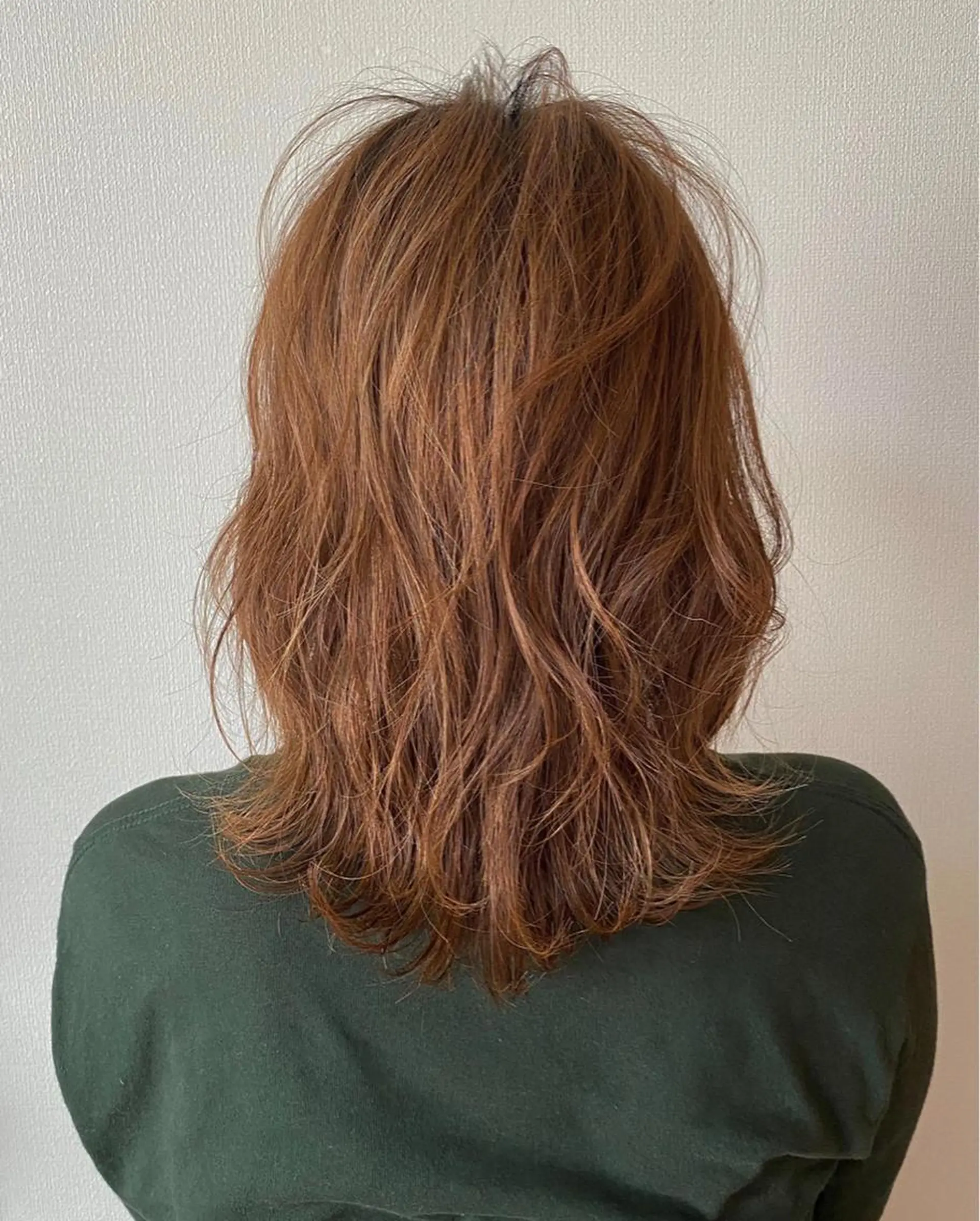 ミディアム カラー 石田 優菜のヘアスタイル