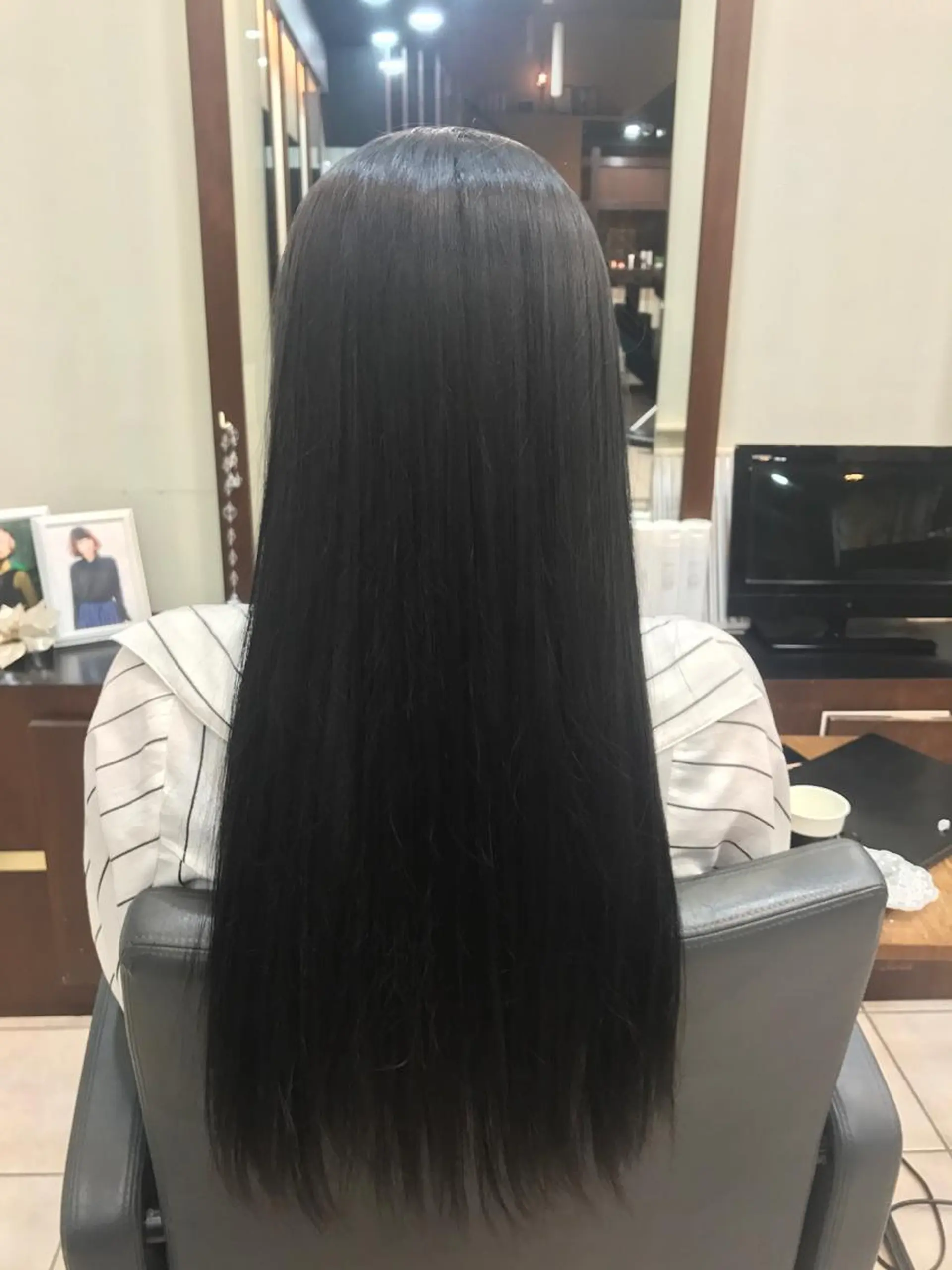 ロング カラー ダークグレー Zina天王寺 CHIAKIのヘアスタイル