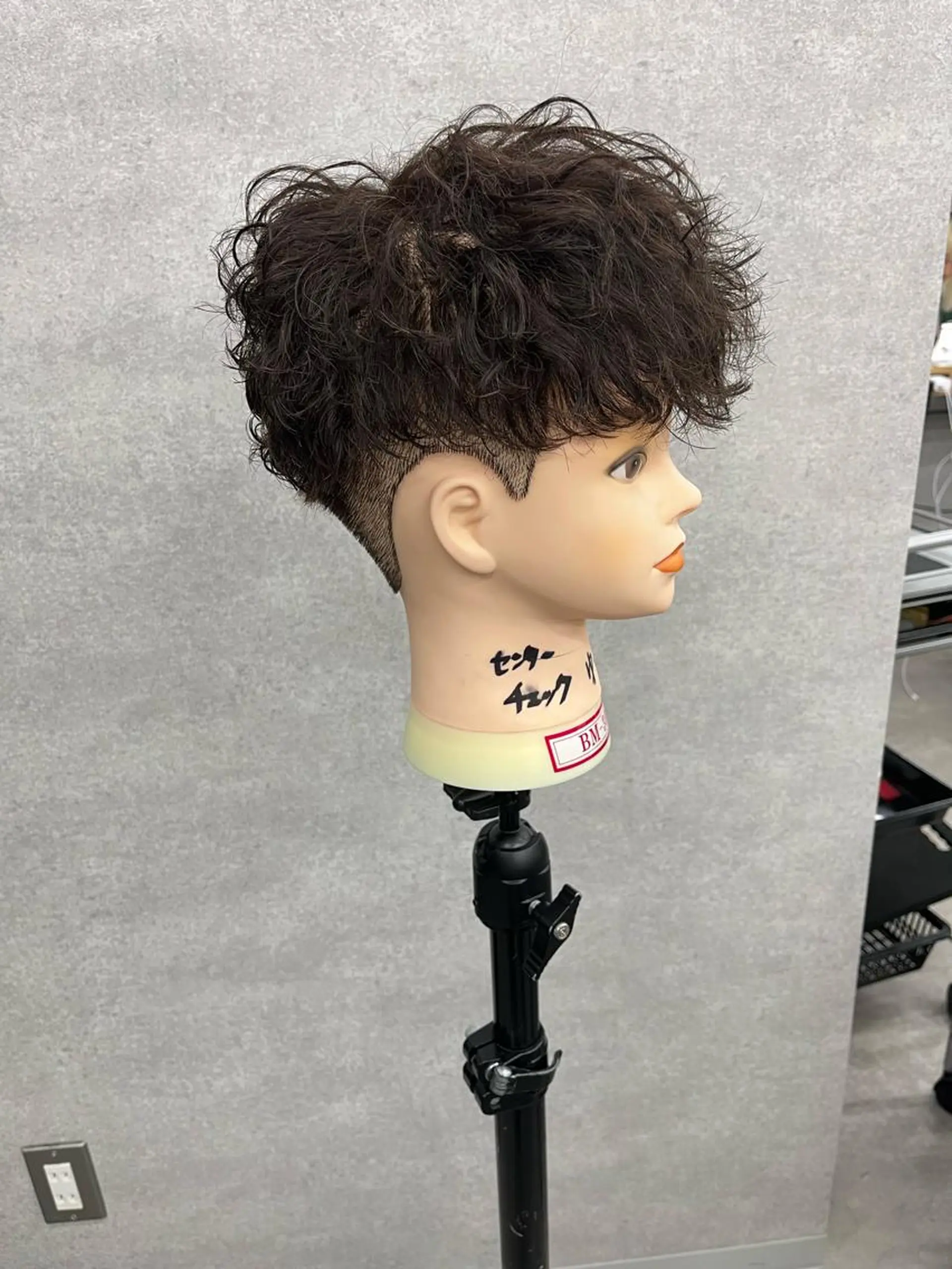 パーマ メンズ スペインカール 🔥メンズカット＋ パーマの達人🔥のヘアスタイル