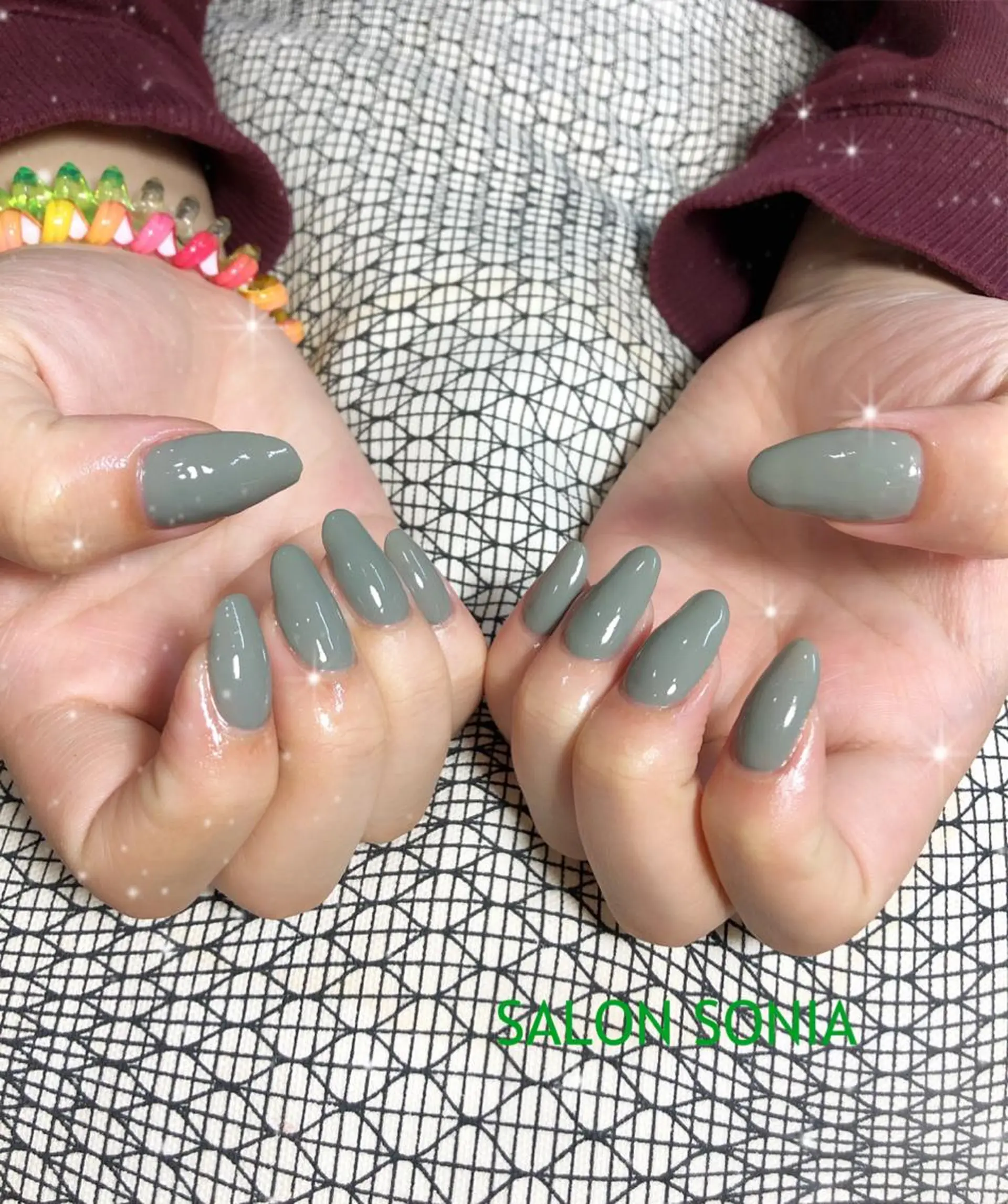 ネイル ハンドネイル 小顔・毛穴・たるみ ネイル　似内真樹のエステ・リラクイメージ