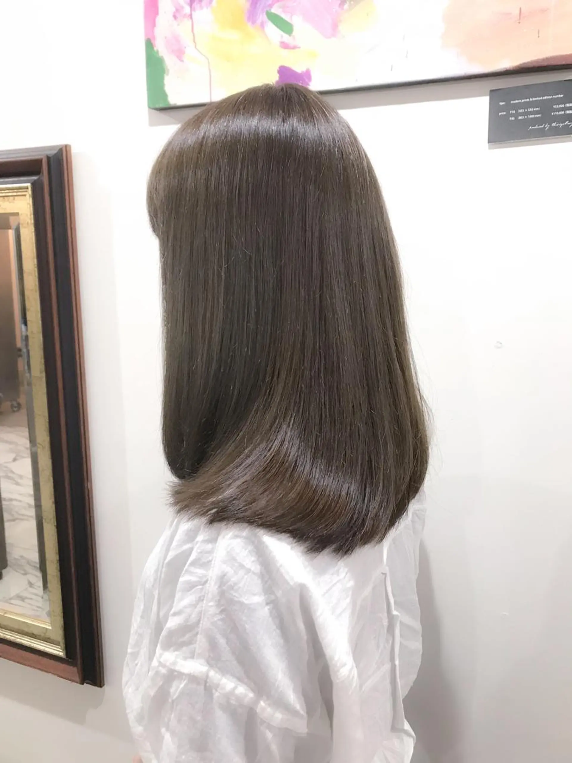 セミロング カラー グレージュ ミント エクステ（レミー毛） NINEのヘアスタイル