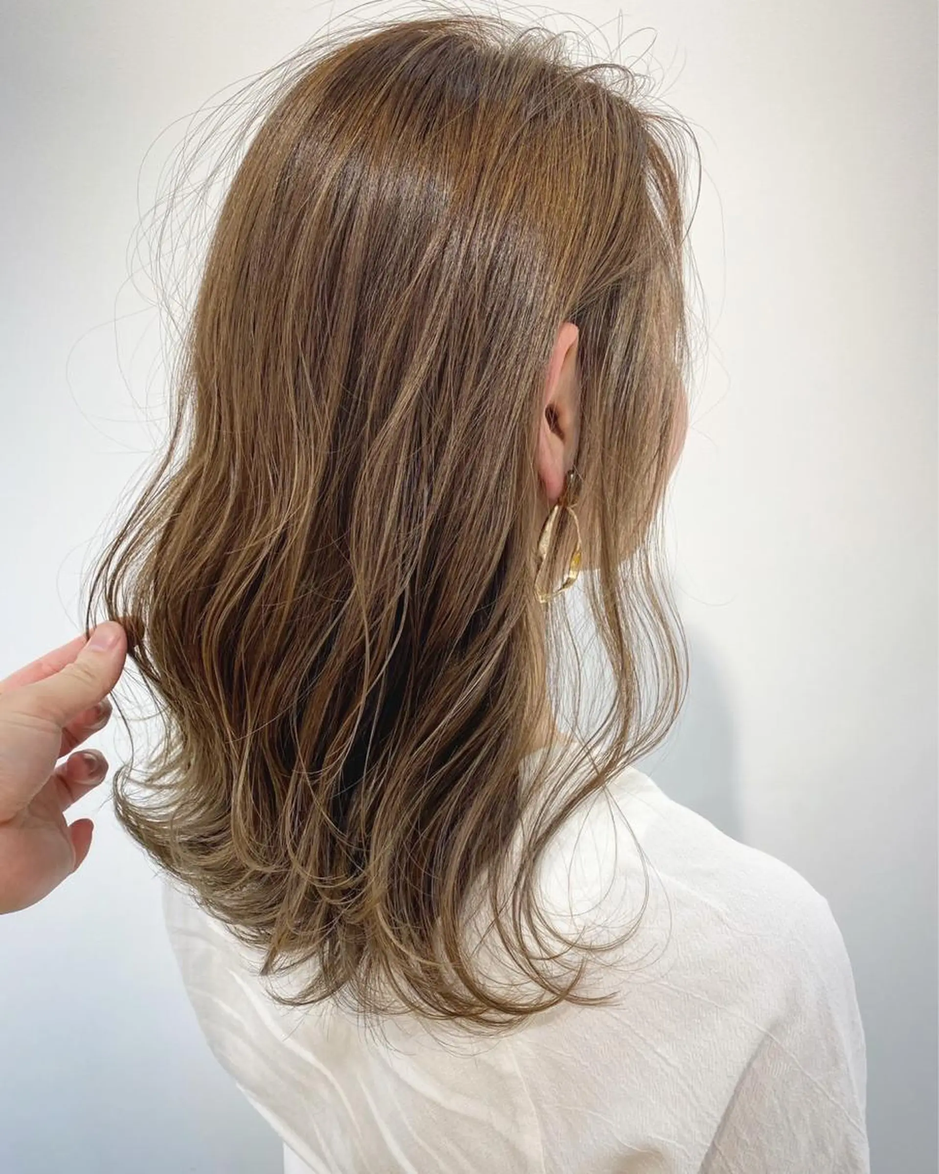 セミロング レイヤーカット 片桐 美海のヘアスタイル